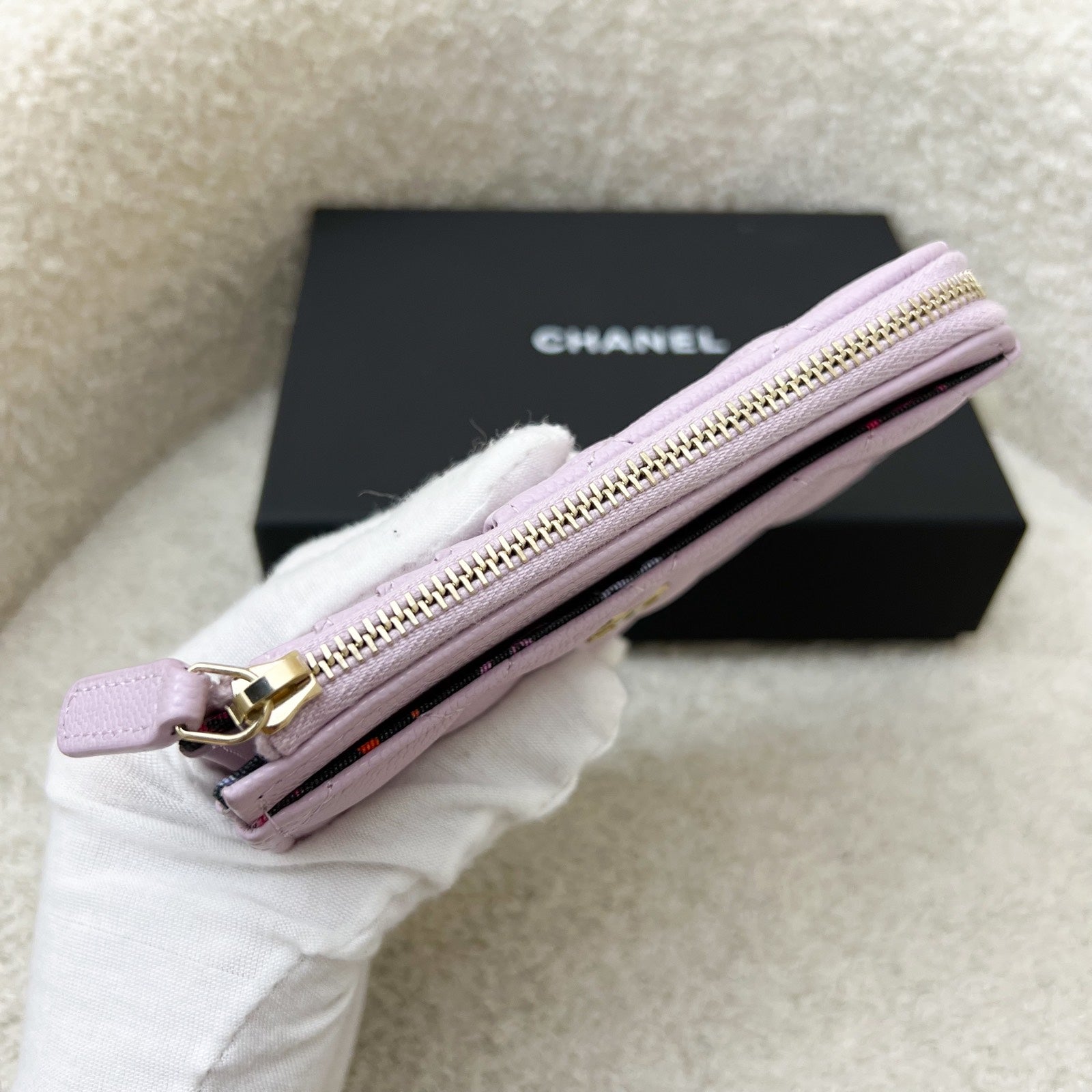 Chanel Zipped Card Holder with Coin Compartment in 24S Lilac Caviar and Ghw ( ) Handbag