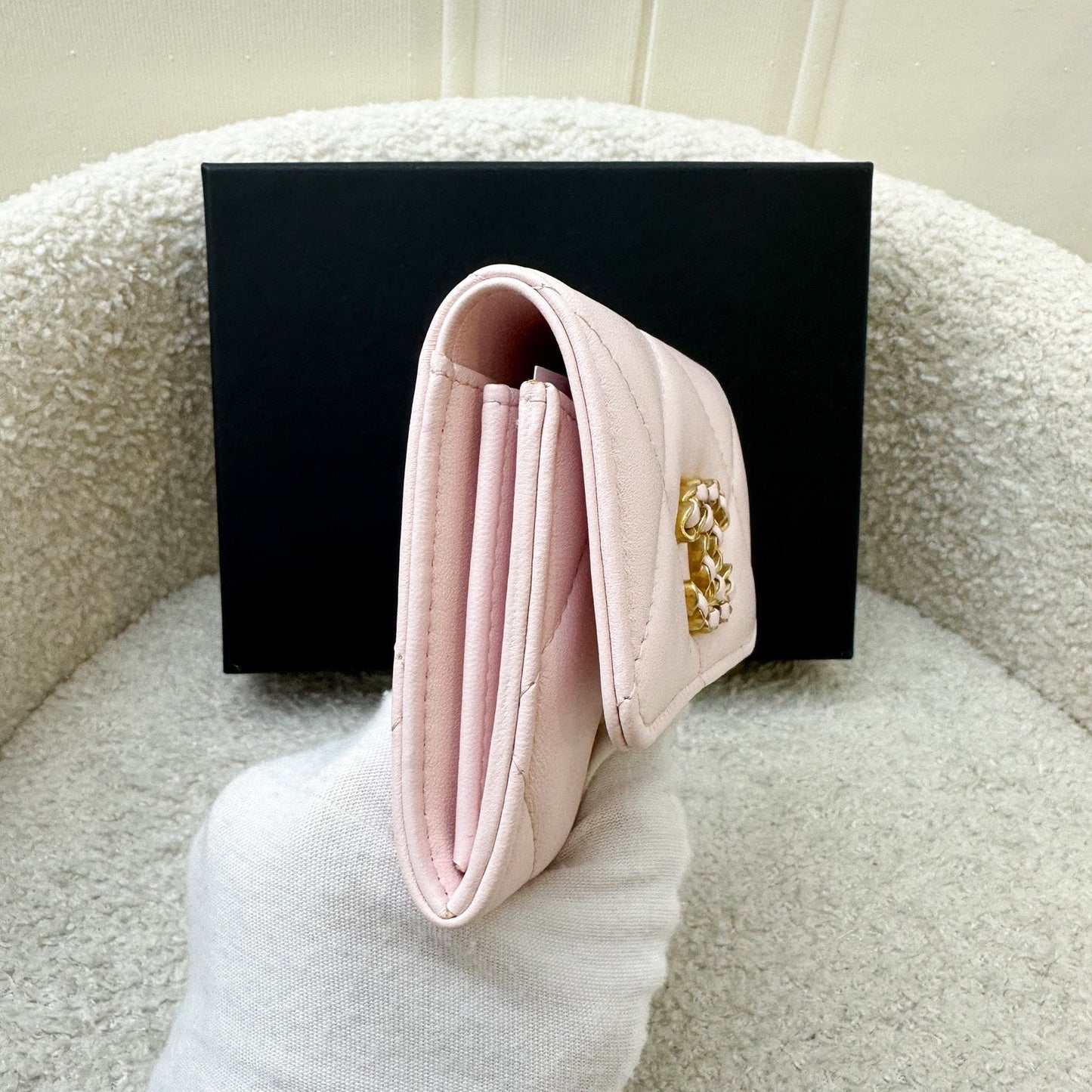 Chanel 19 Xl Card Holder in 22P Pink Lambskin Ghw Handbag