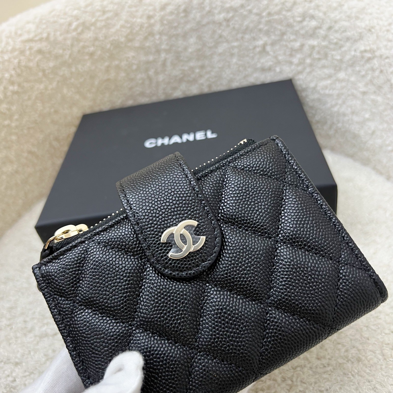 Chanel Classic Bifold Wallet In Black Caviar And Lghw Bag