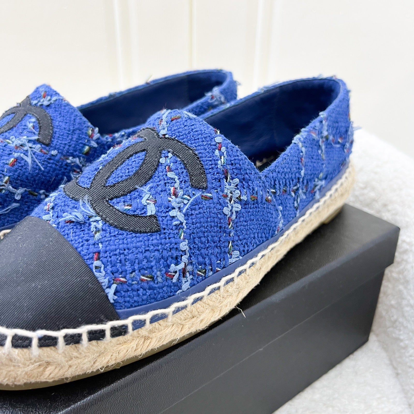 Chanel Espadrilles in Blue Tweed and Black Gosgrain Sz 37 Handbag