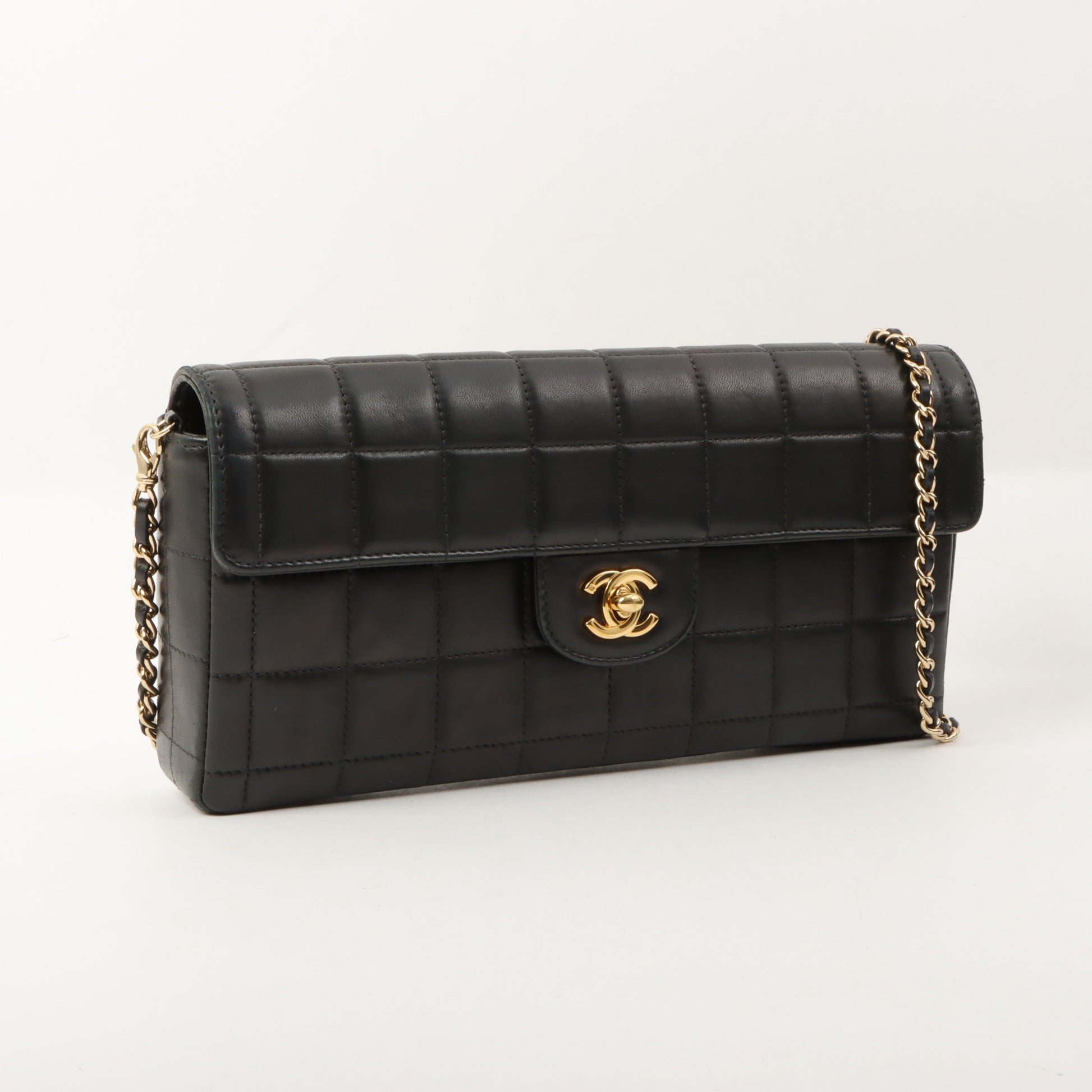 Chanel Around 2002 Made Chocolate Bar Turn-Lock Chain Bag Black