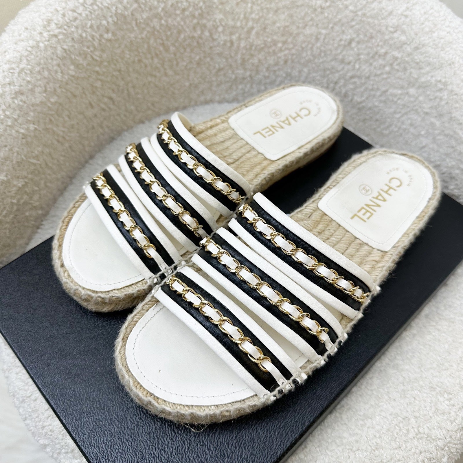 Chanel 20P Espadrille Slides / Sandals In Black And White Leather With Ghw