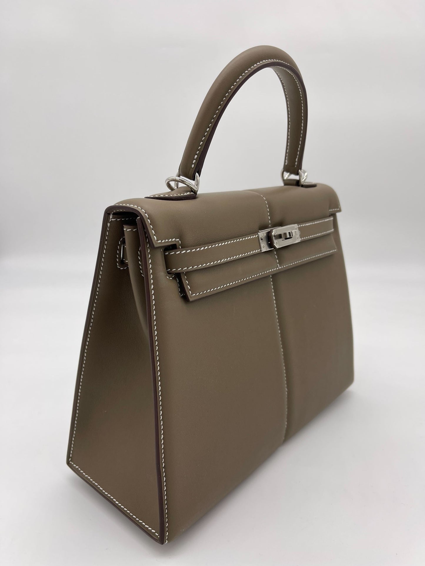 Hermes Luxury Kelly Etoupe Swift Padded Palladium Hardware Travel Bag