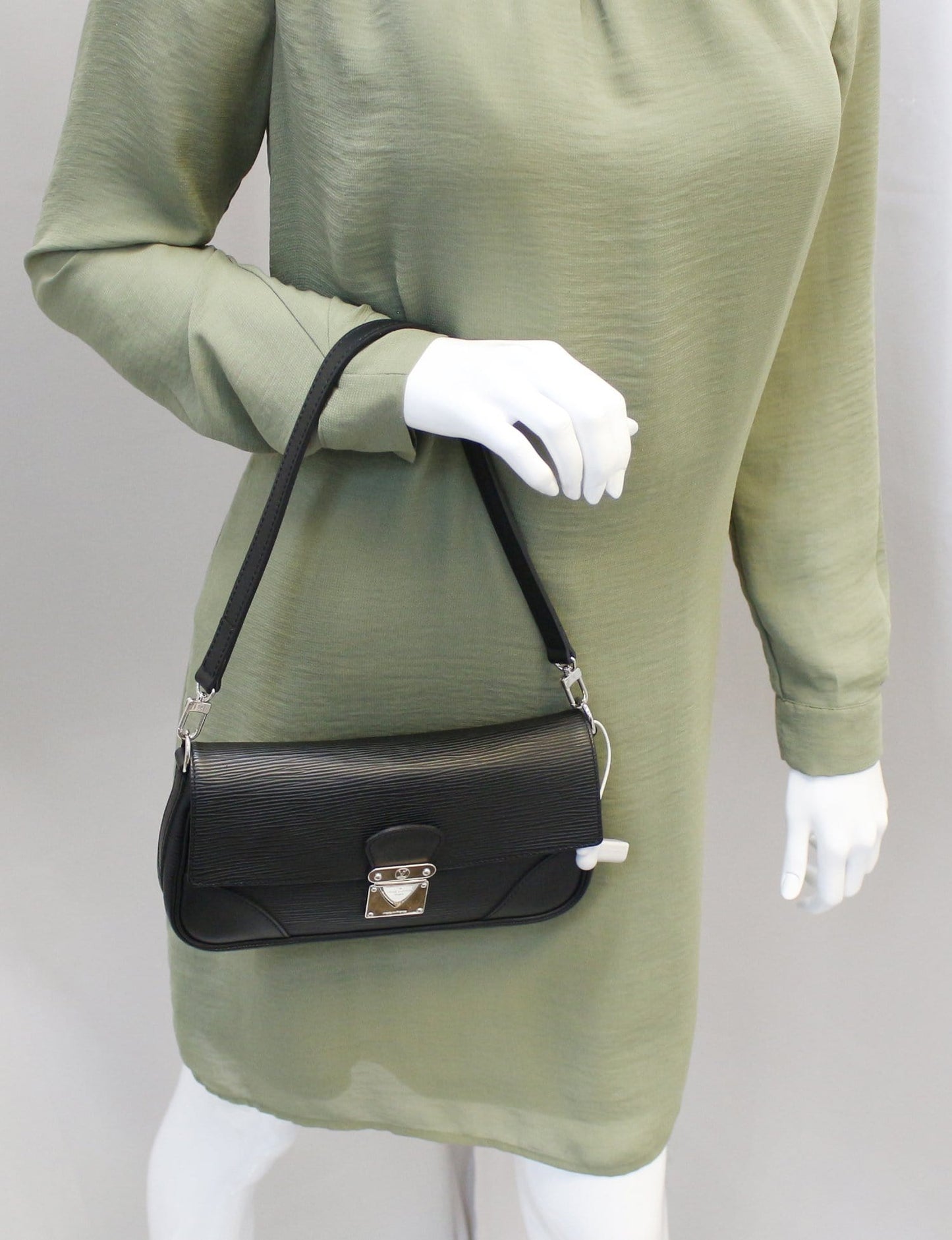 Louis Epi Segur Pochette Bag Leather Black Shoulder Bag