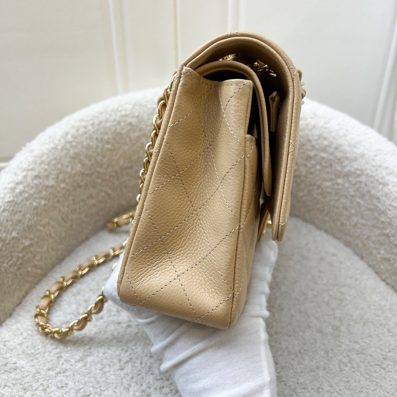 Chanel Medium Classic Flap Cf in Beige Caviar and Ghw ( ) Handbag