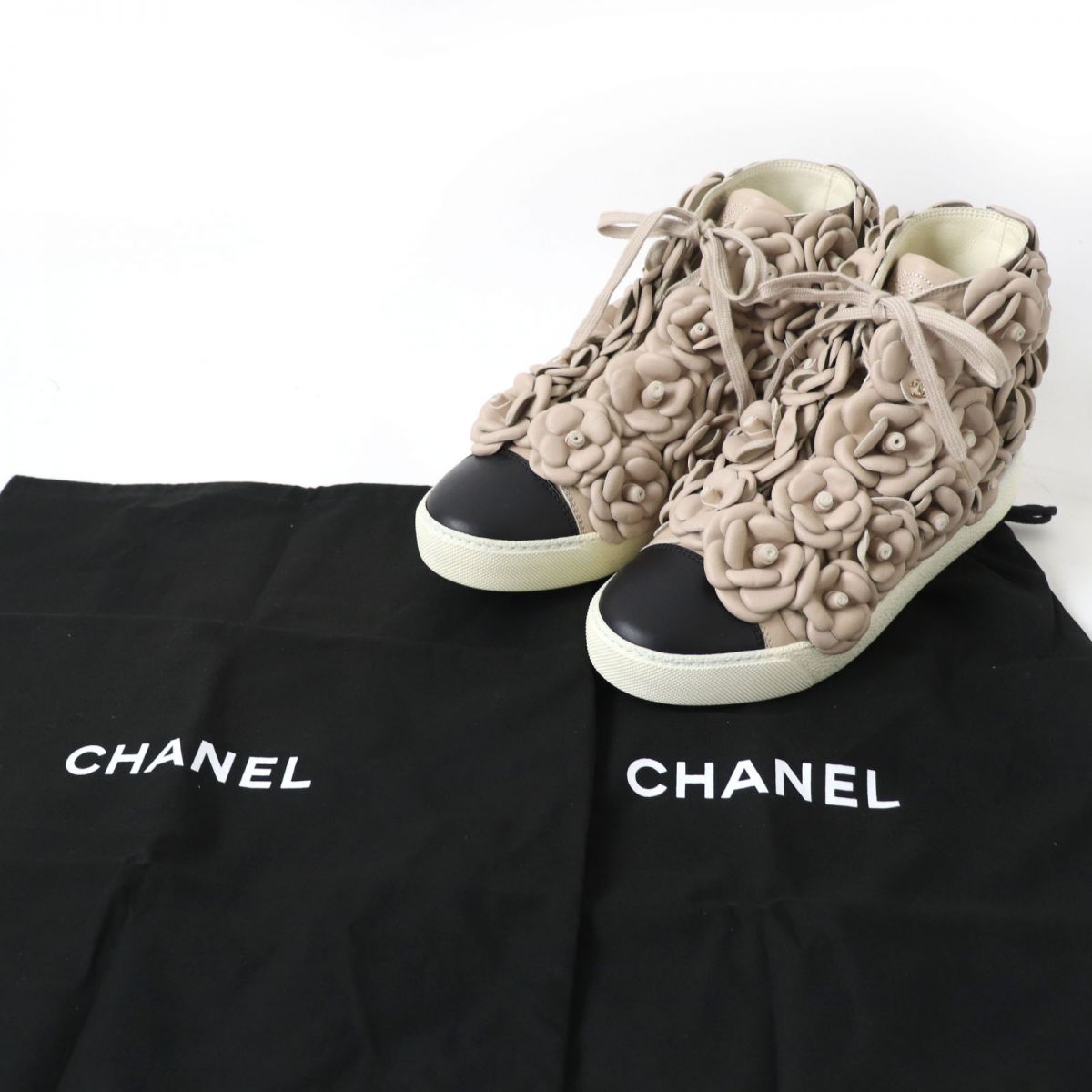 Chanel G29046 Leather Sneakers