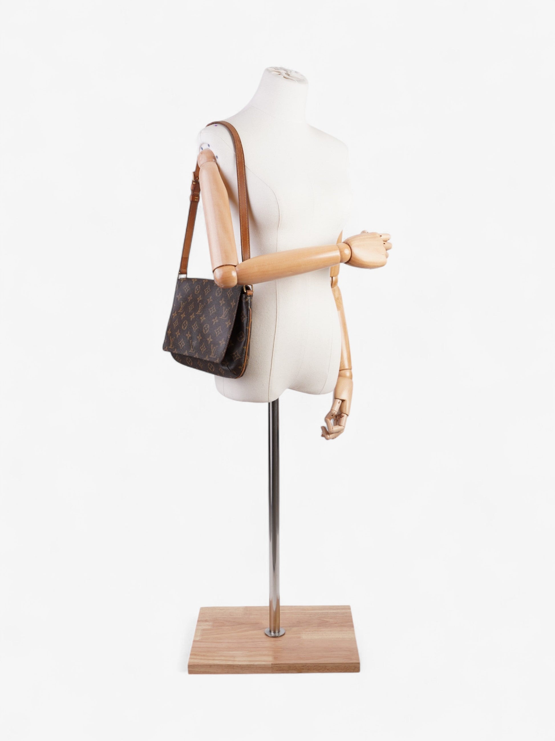 Louis Vuitton M tte Tango Coated Monogram Canvas Coated Canvas Apparel Canvas 27