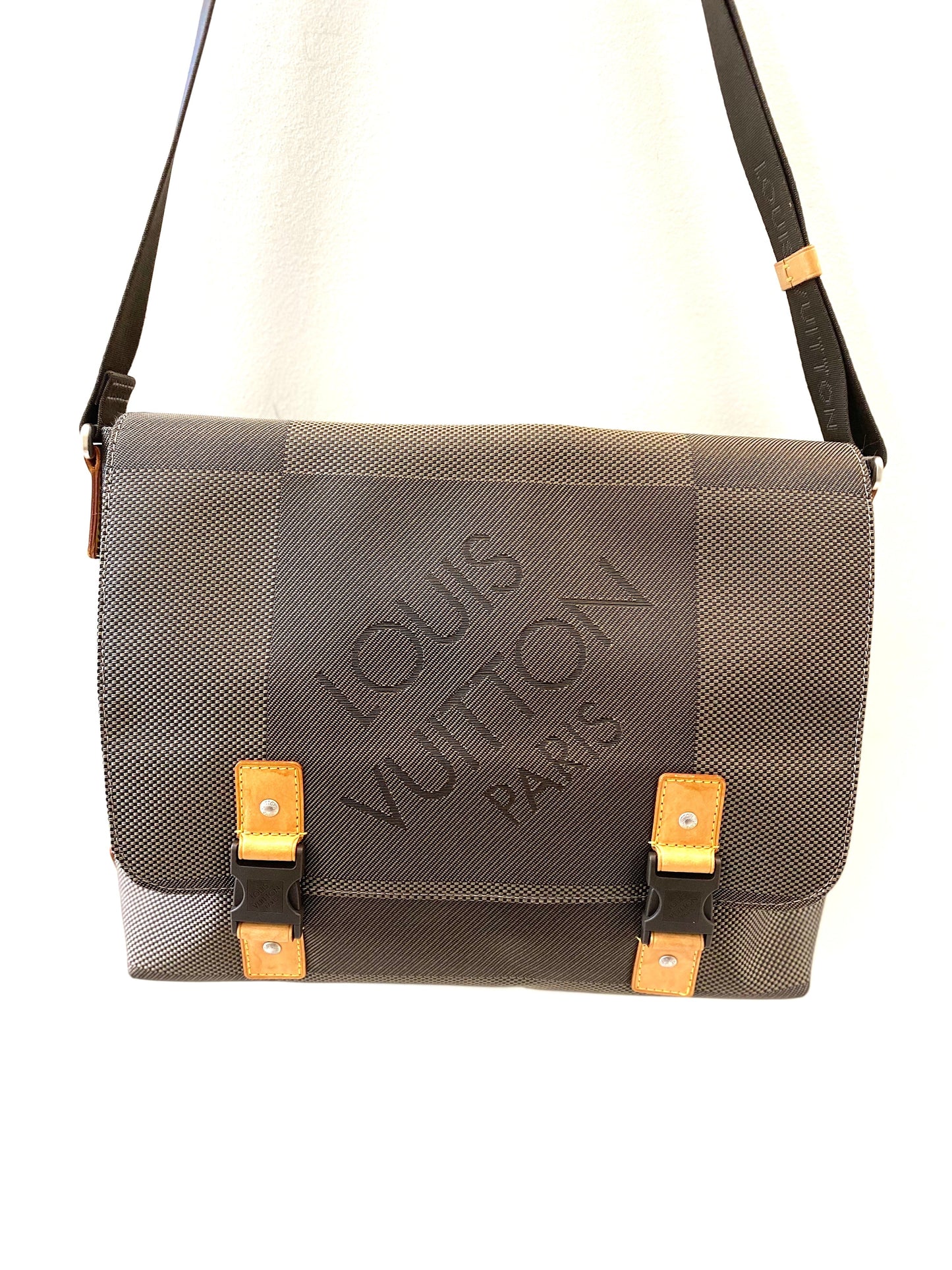 Louis Vuitton GEANT LOUP Damier Crossbody Bag