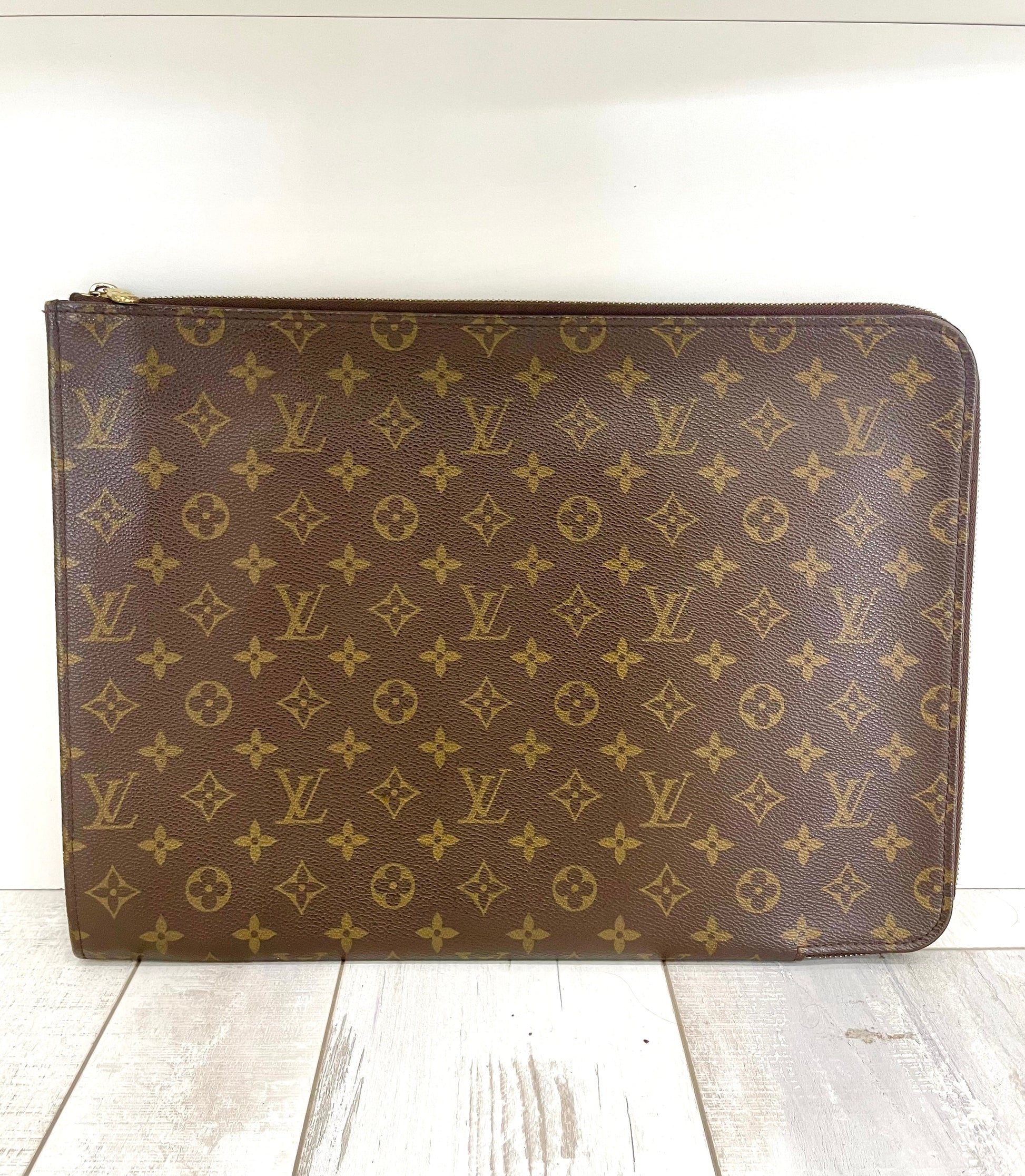 Louis Vuitton POCHE LAPTOP DOCUMENT SLEEVE Monogram Handbag