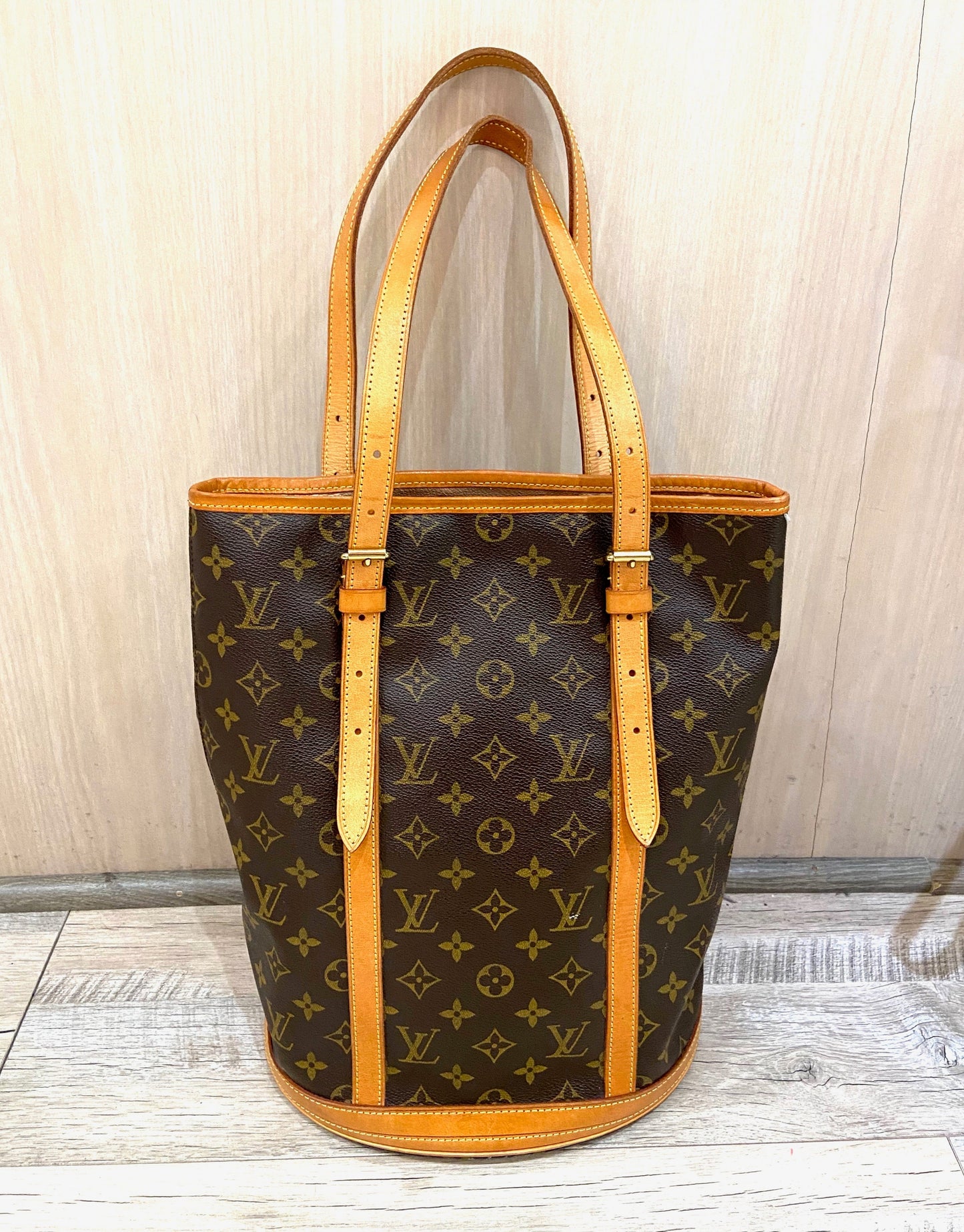 Louis Vuitton BUCKET GM Monogram Bucket Bag Bag Gm