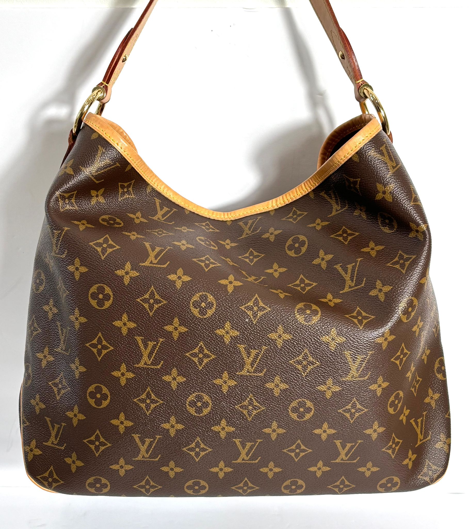Louis Vuitton MM Monogram Shoulder Bag