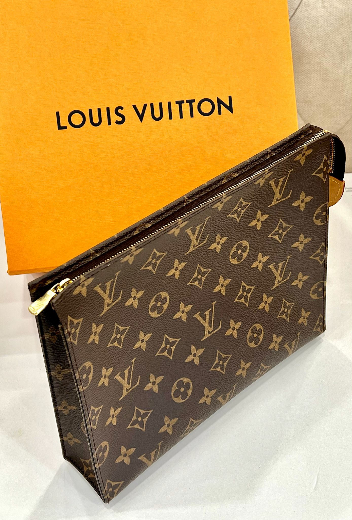 Louis Vuitton POCHE TOILETTE Handbag