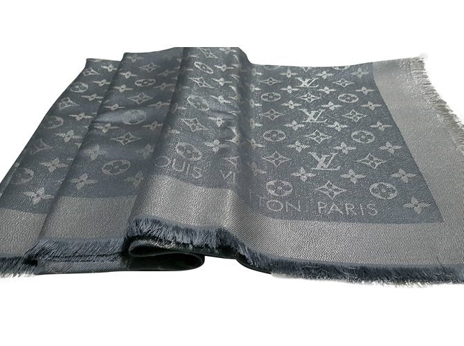 Louis Vuitton Classic Beyond Scarf Shawl Monogram