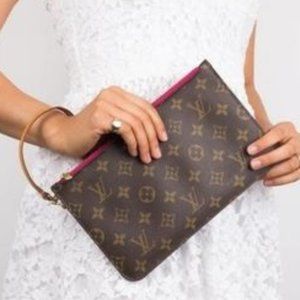 Louis Vuitton Wristlet Monogram Handbag