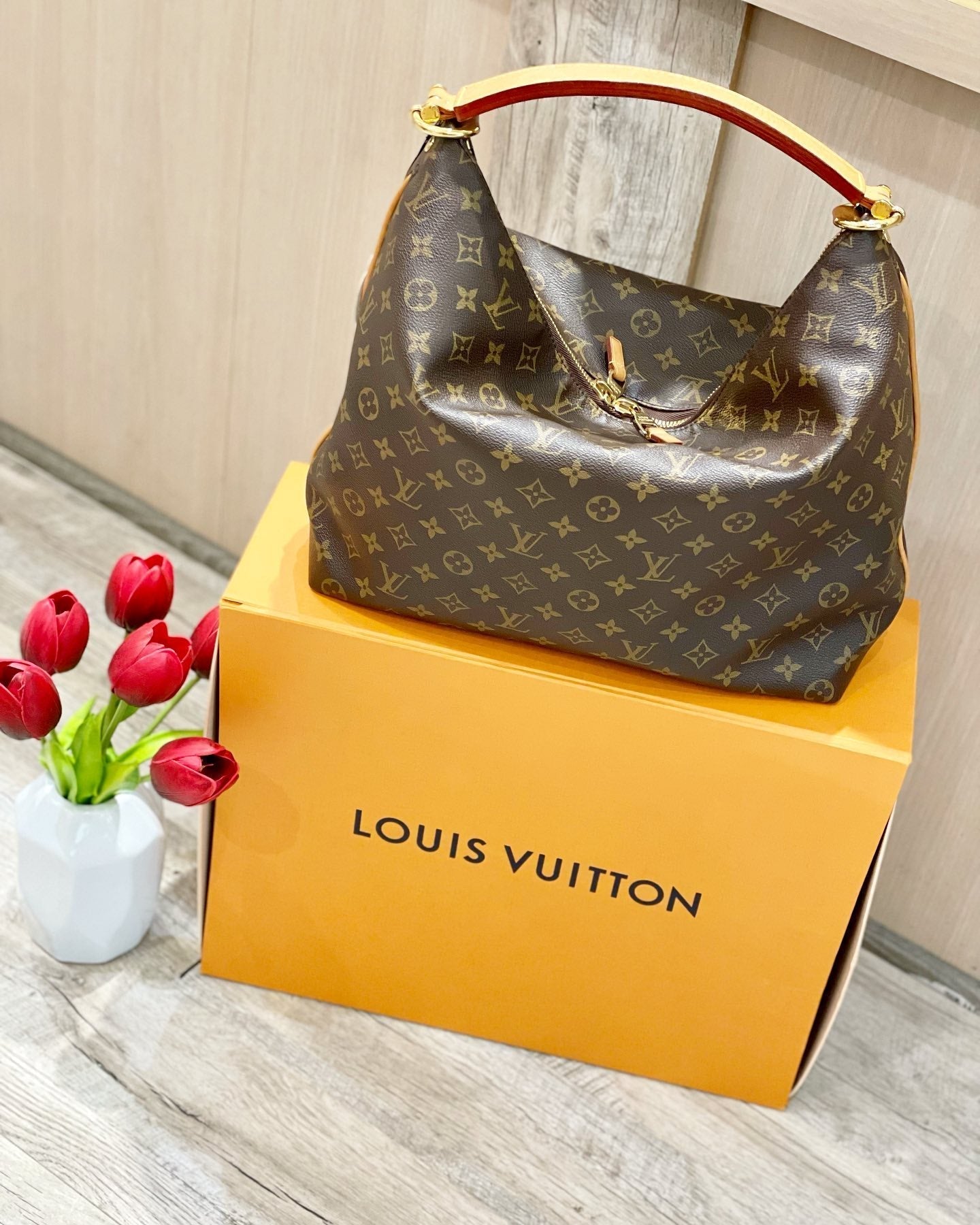 Louis Vuitton Sully MM Monogram Canvas Handbag