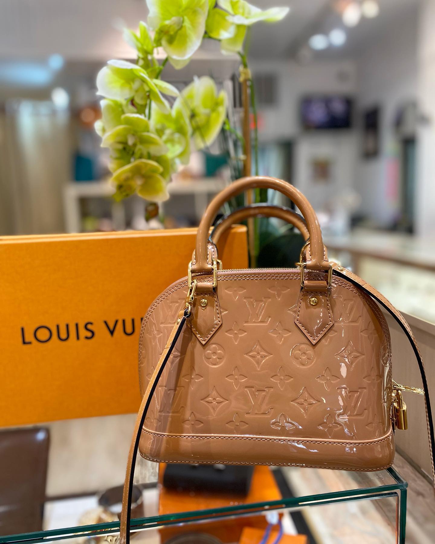Louis Vuitton Alma BB Monogram Vernis Handbag