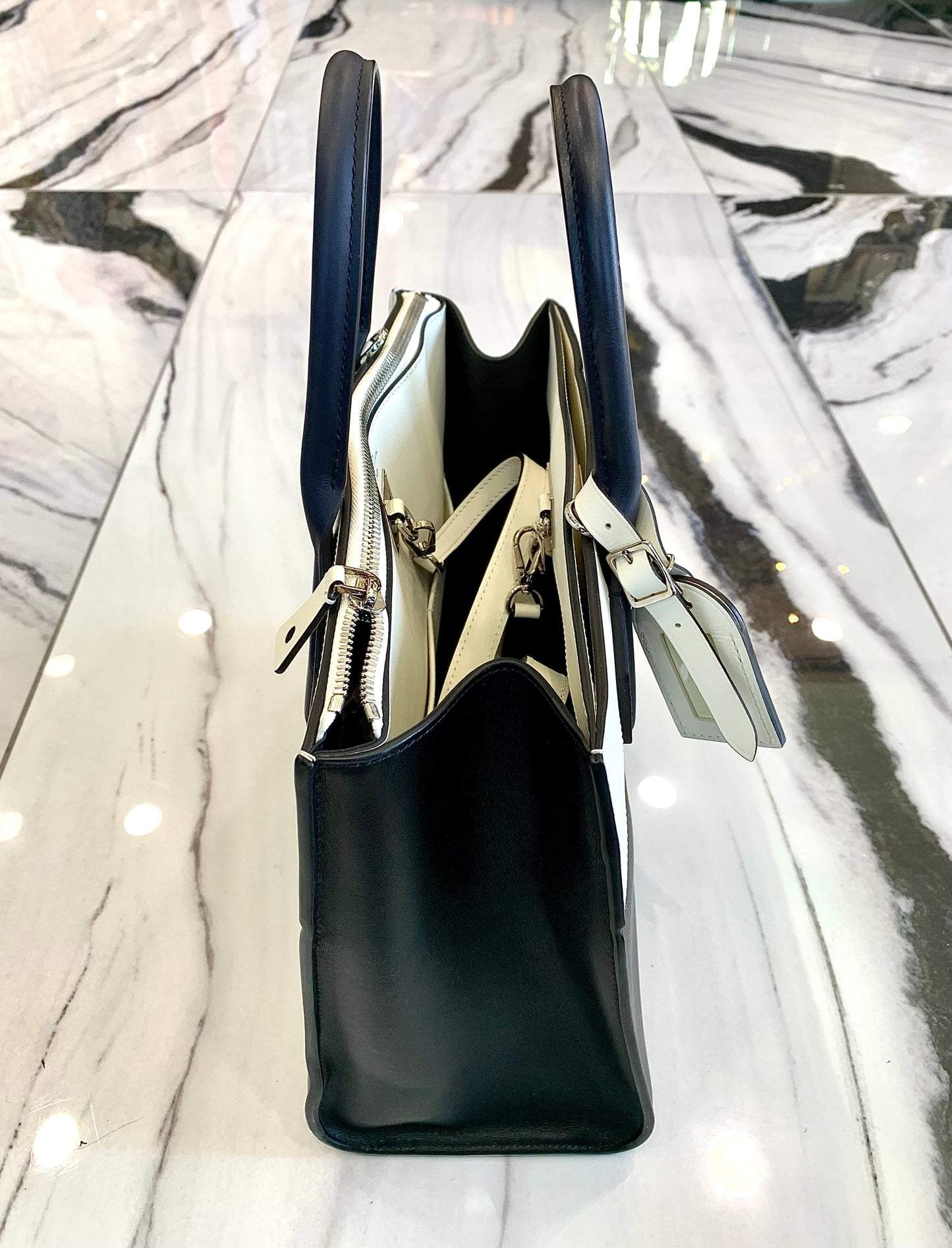 Louis Vuitton CITY STEAMER MM Handbag