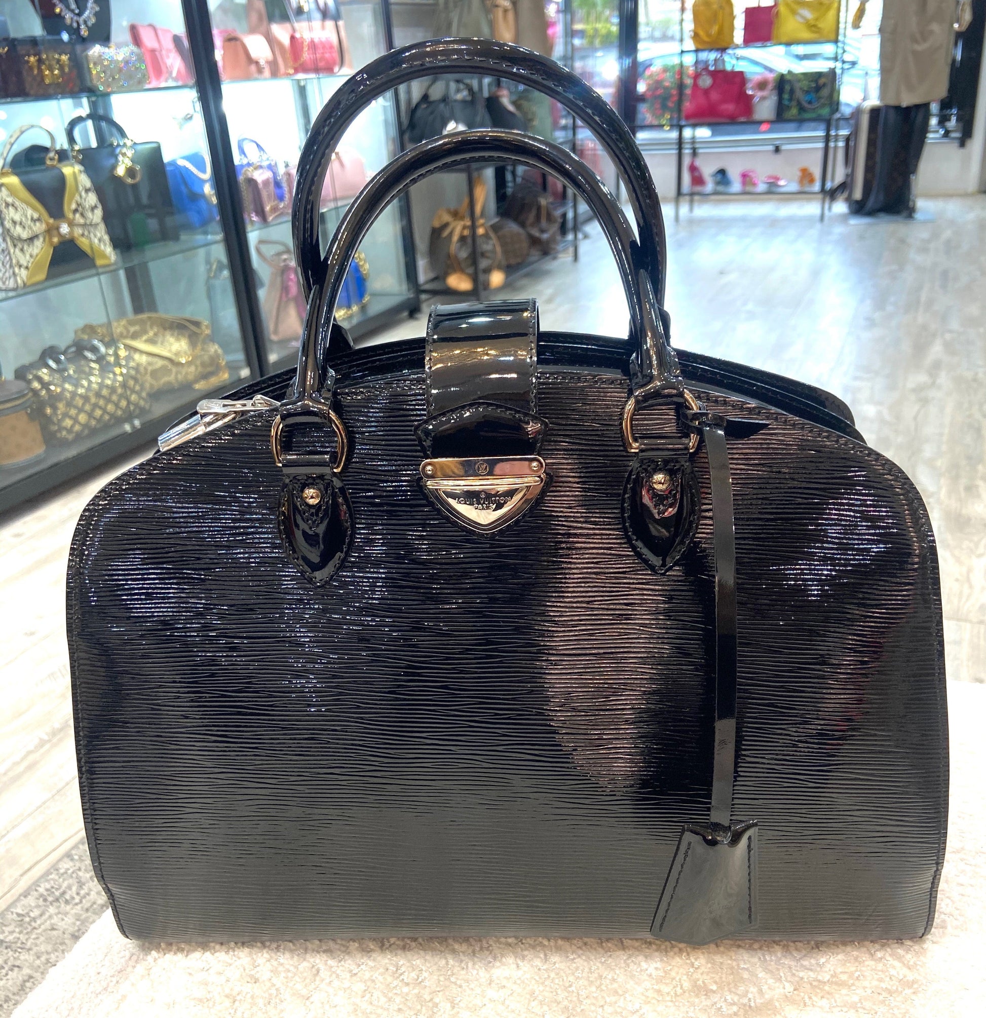 Louis Vuitton PONT NEUF GM Epi Leather Handbag