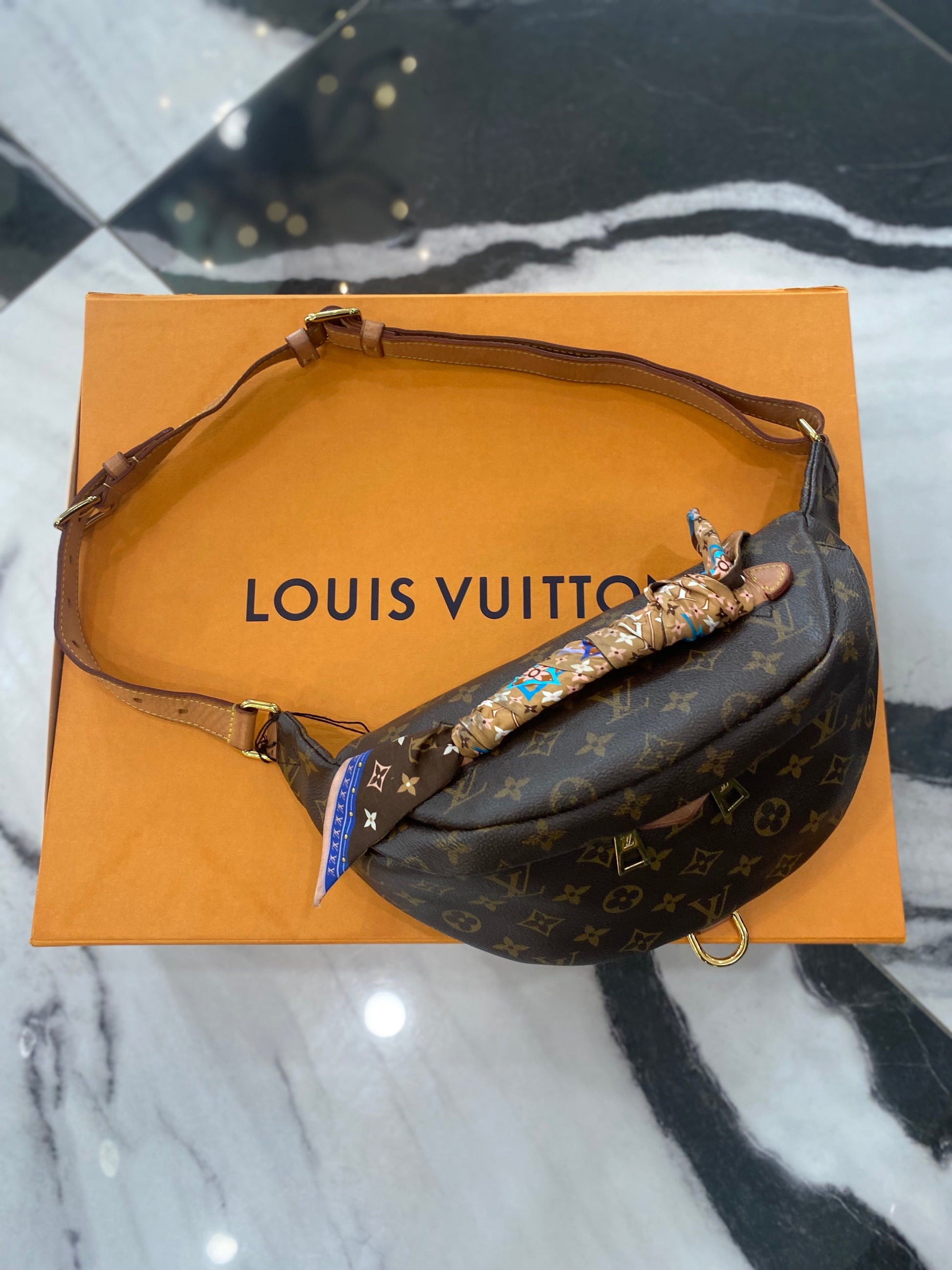 Louis Vuitton BUMBAG TWILLY Monogram Scarf