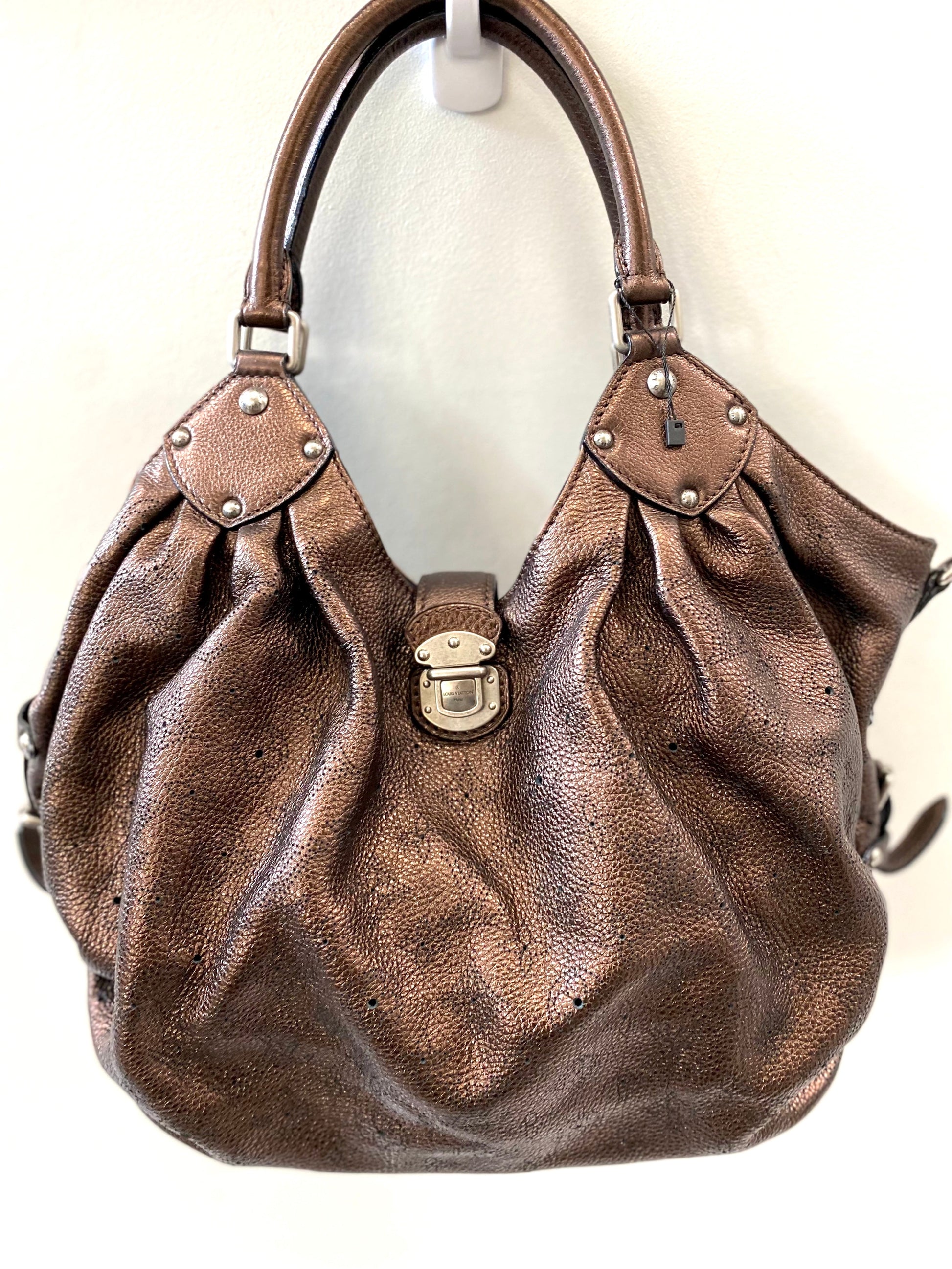 Louis Vuitton MAHINA Monogram Shoulder Bag