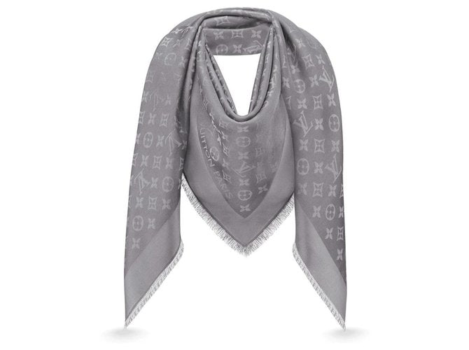 Louis Vuitton Classic Beyond Scarf Shawl Monogram