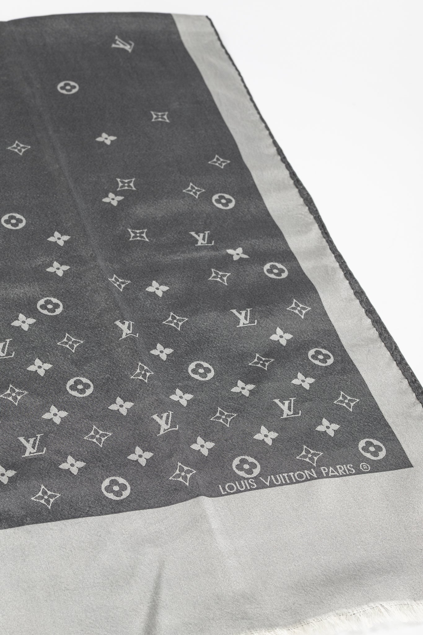 Louis Vuitton Capri Grey Silk Monogram Stole Fashion Apparel