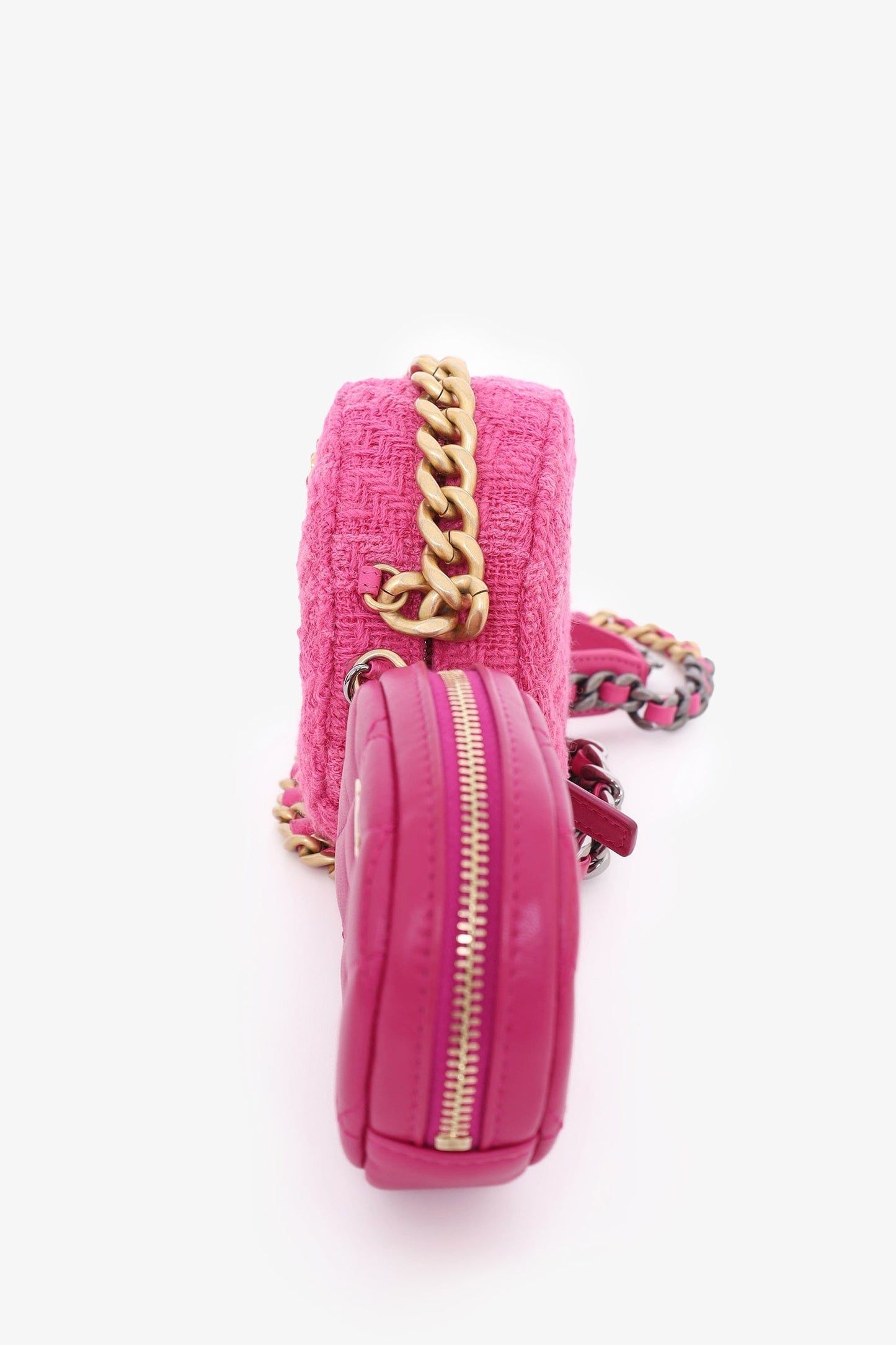Chanel™ -20 Fuchsia Tweed 19 Round Clutch With Coin Purse