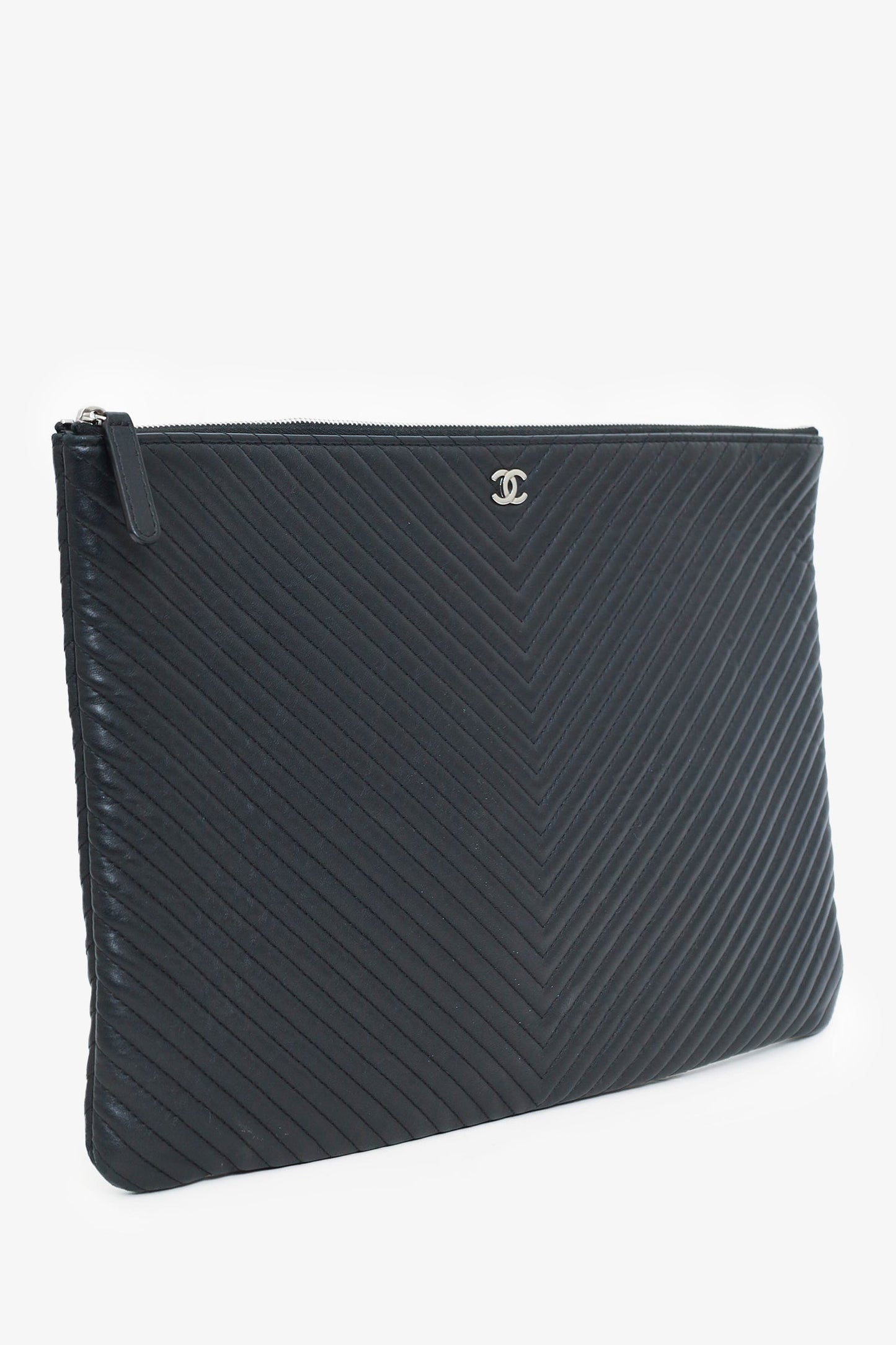 Chanel™ 2016 Black Leather Chevron Quilted O-Case