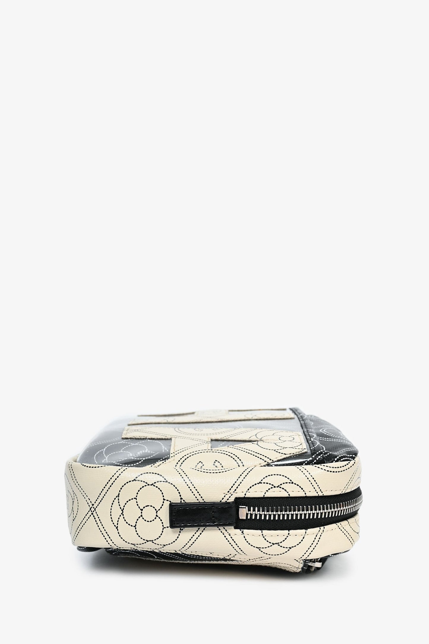 Chaneltm 2017/18 Black/white Coated Canvas Camellia Logo Camera Bag with Strap