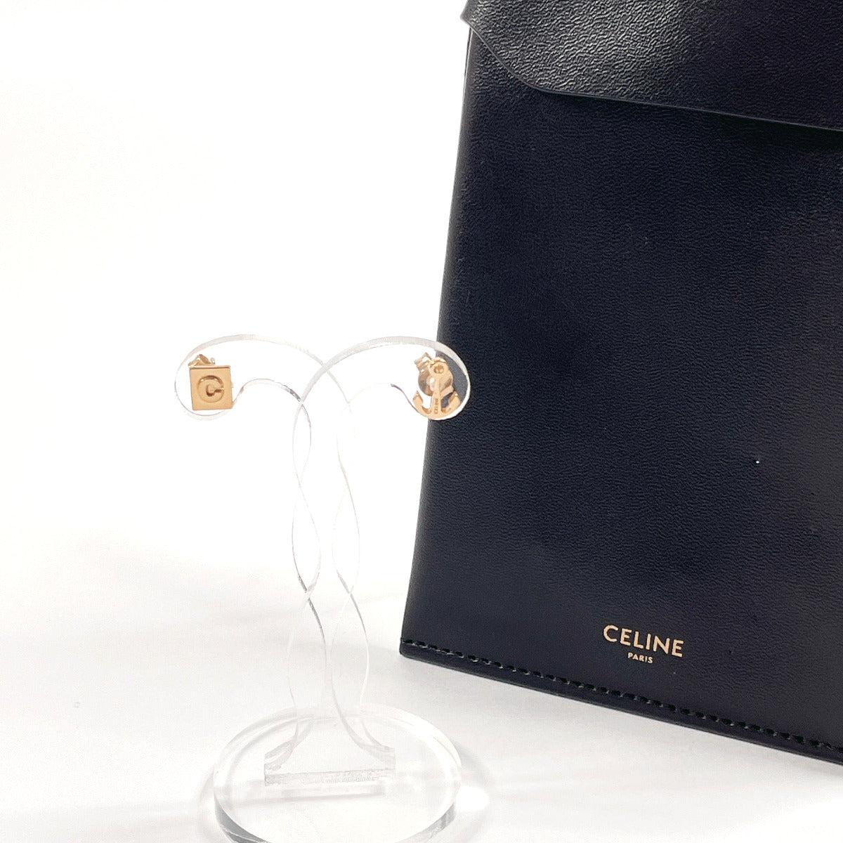 Pierce Metal Anchor Motif Handbag Gold Travel Bag