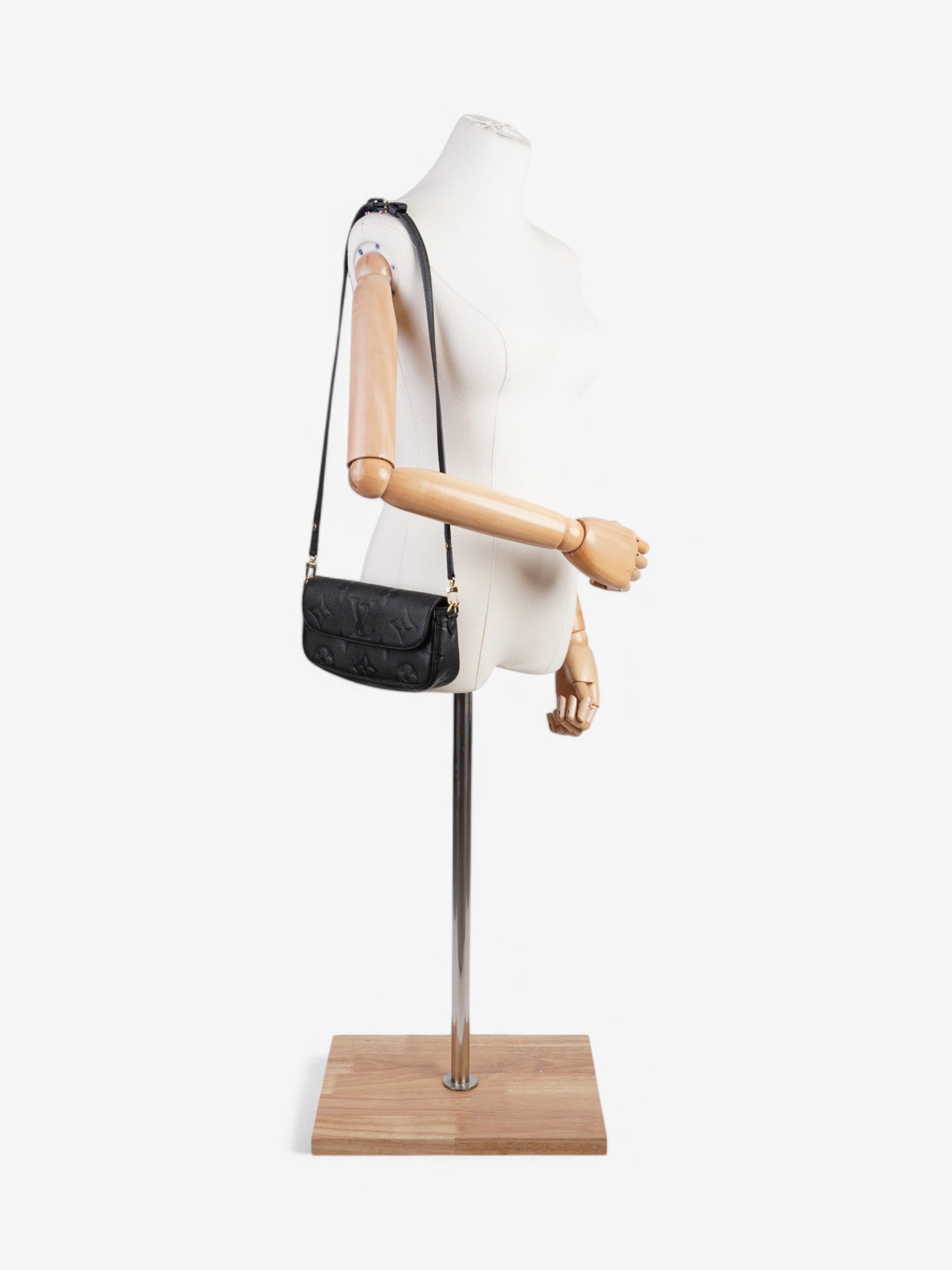 Louis Vuitton Ivy Embossed Leather Black Handbag