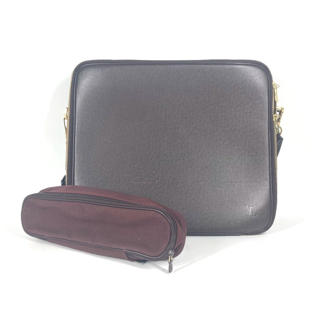 Louis Vuitton M30836 Taiga wine- Taiga Porto Leather Red Handbag
