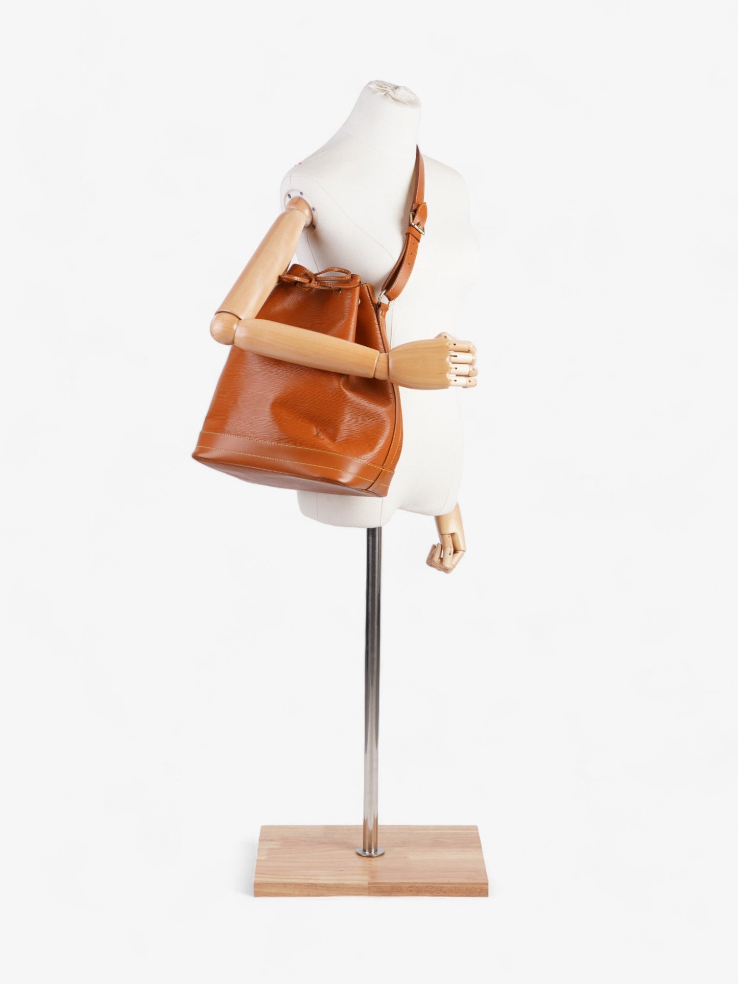Louis Vuitton Noé Epi Leather Brown Handbag