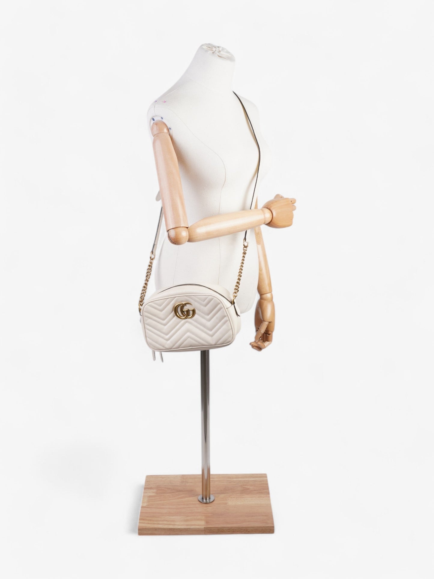 Gucci Marmont Small Crossbody Bag Leather Matelasse 23