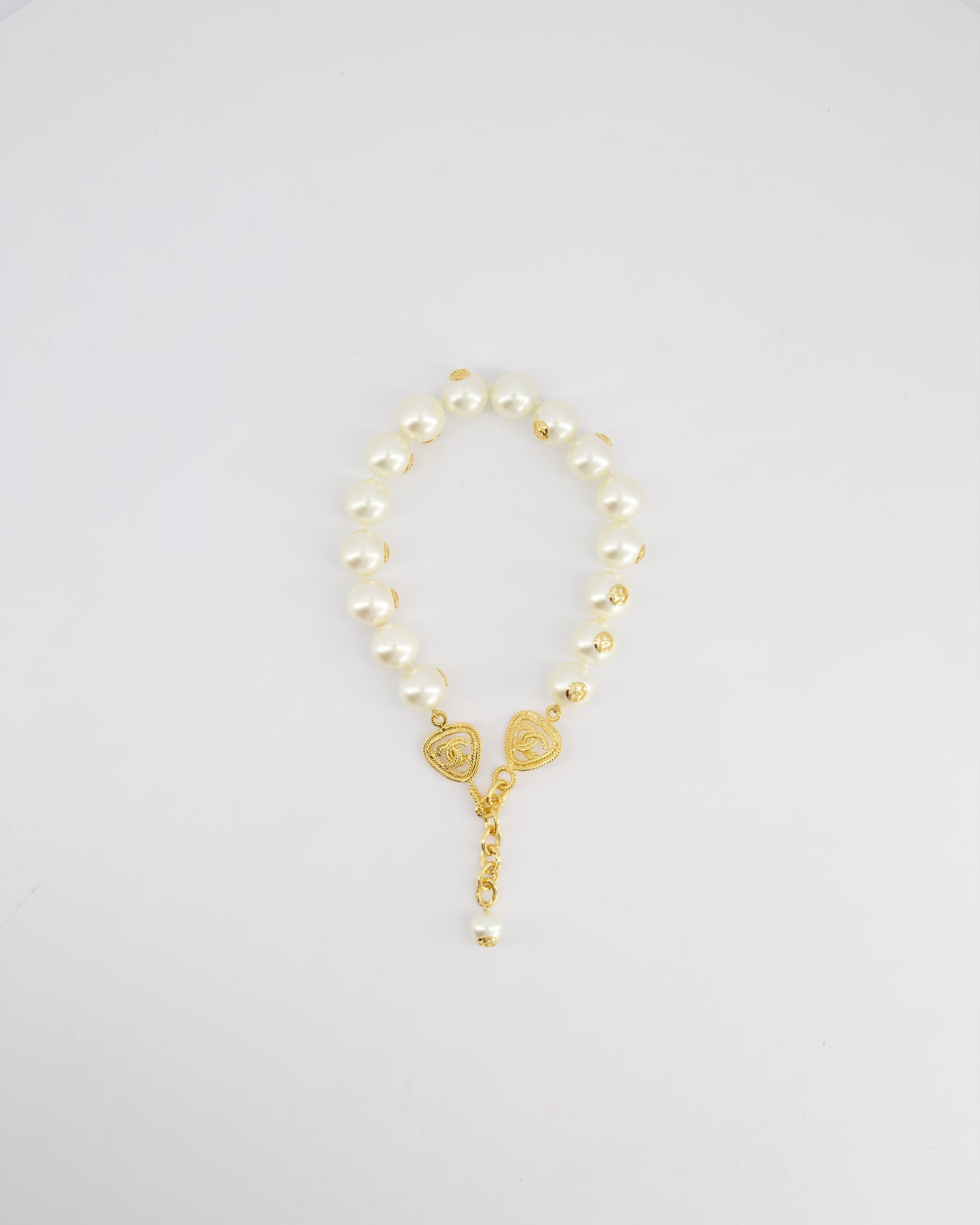 Chanel *Hot* White Pearl Chocker Necklace With Yellow Gold Logo Details