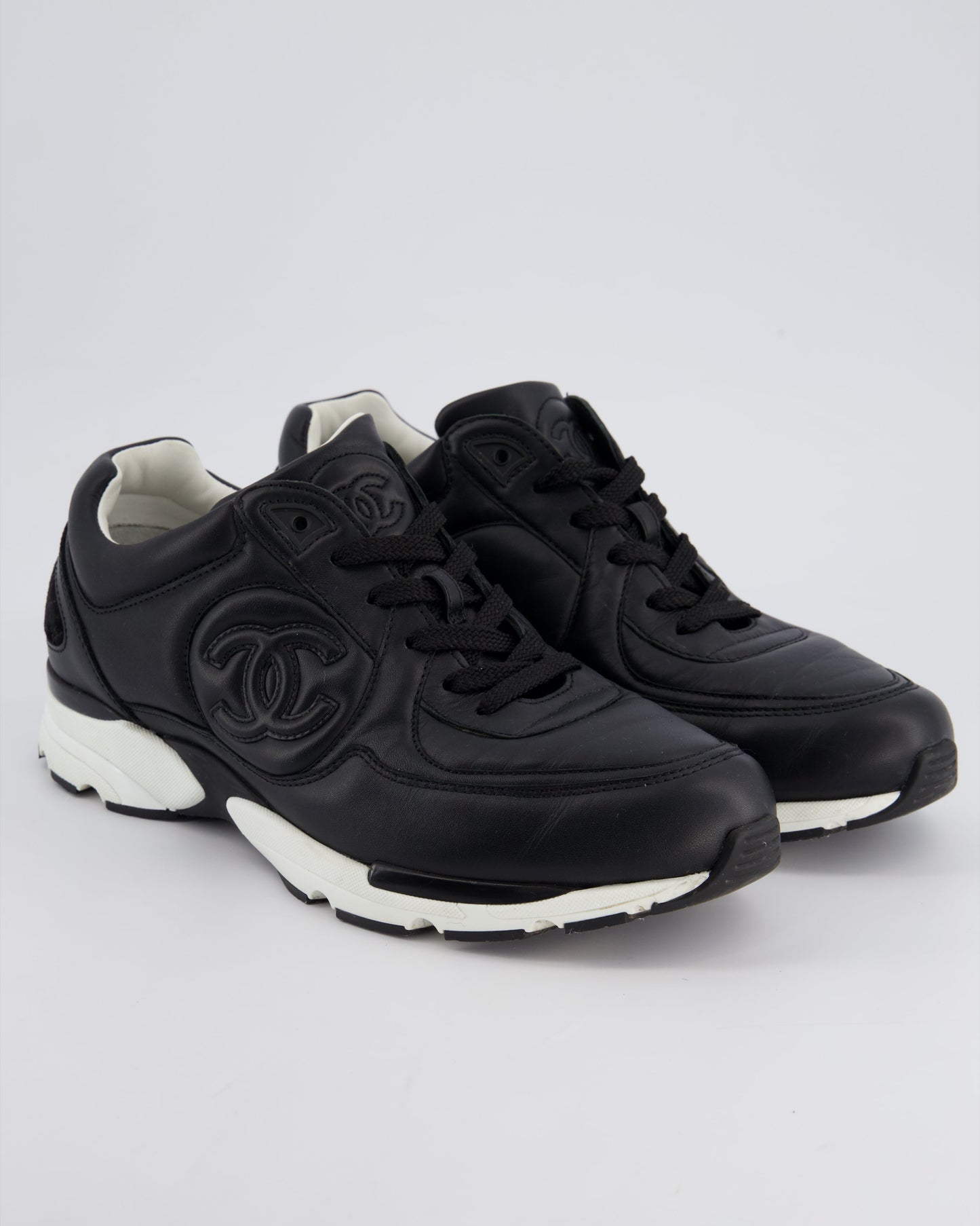 Chanel Black & White Leather Sneakers With CC Logo Detail Size EU 42