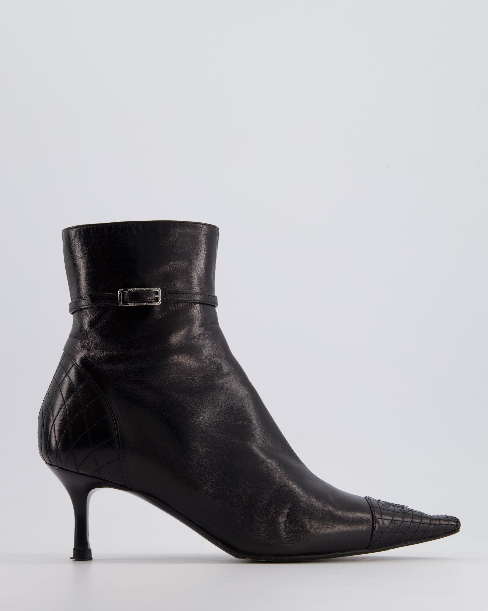 Chanel 05A Black Leather Pointed Toe Ankle Boots Size Eu 36 for Women