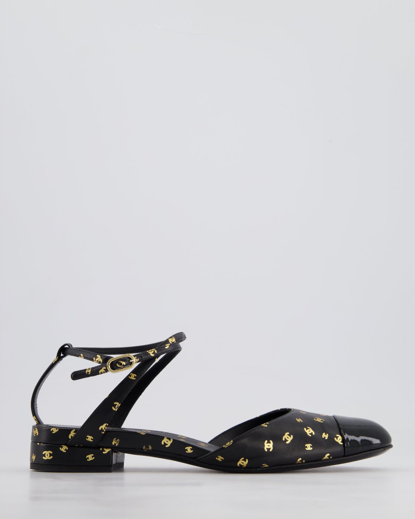 Chanel Black and Metallic Gold CC Logo Leather Flat Sandals Size EU 39.5