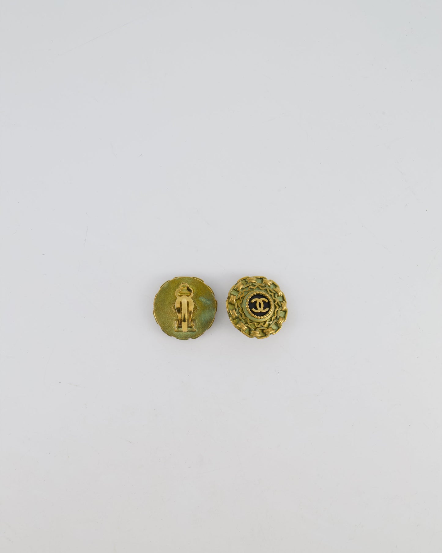 Chanel 94A Cc Brushed Gold Matelasse Round Small Clip-On Earrings With Black Detailing