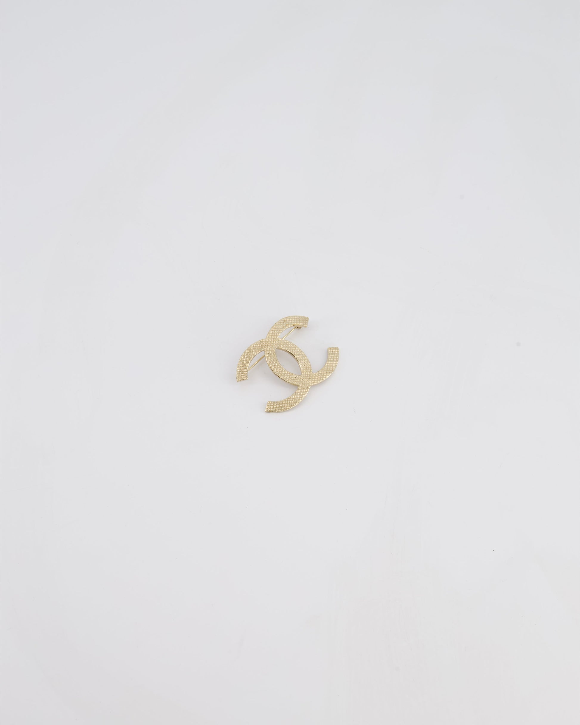 Chanel 16B Champagne Gold CC Textured Brooch