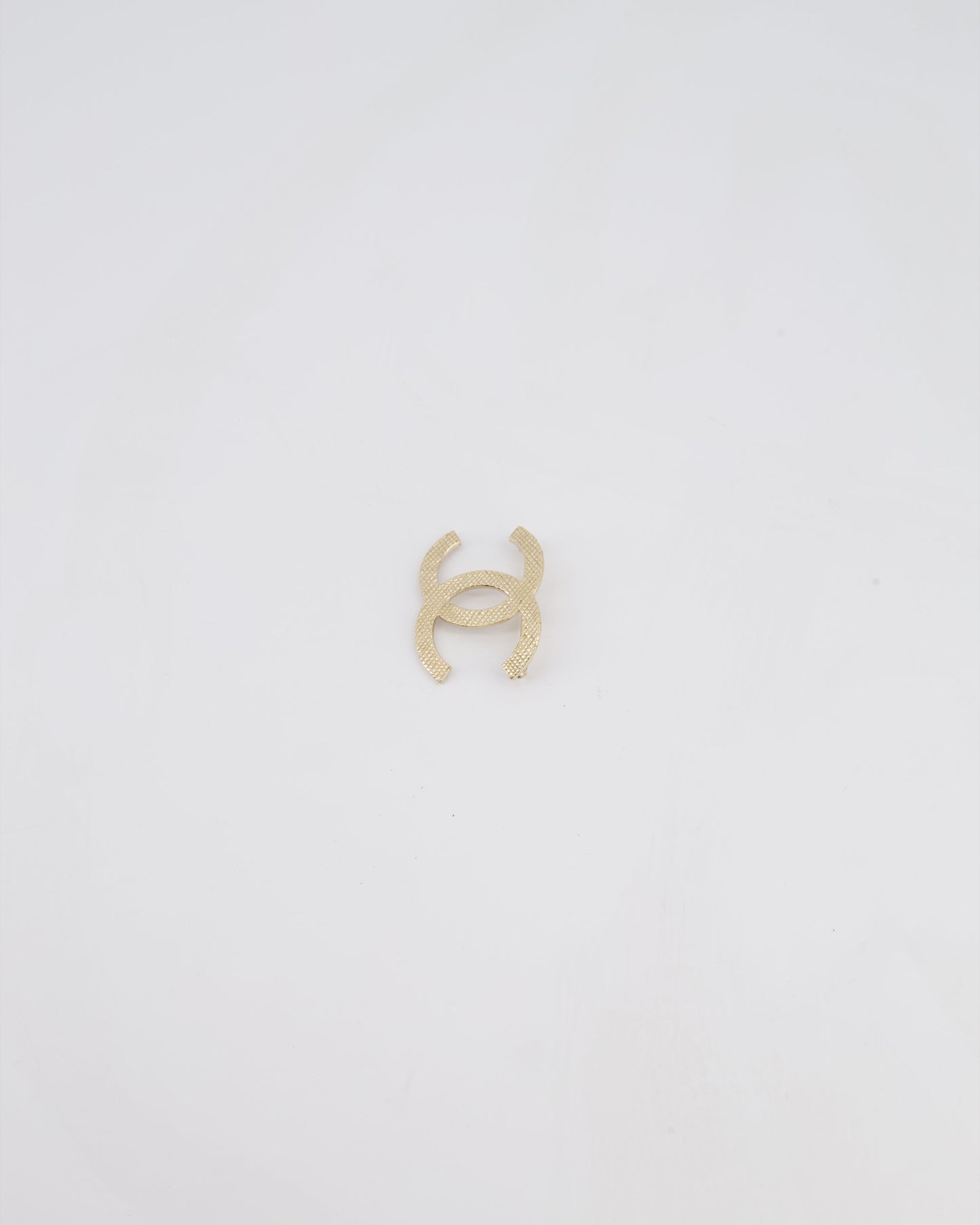 Chanel 16B Champagne Gold CC Textured Brooch