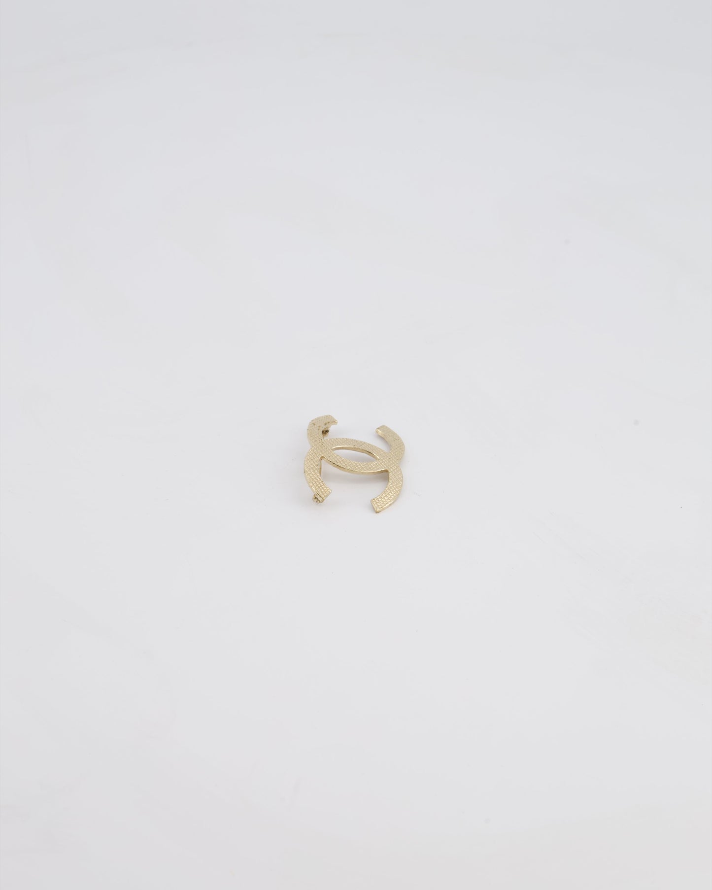 Chanel 16B Champagne Gold CC Textured Brooch