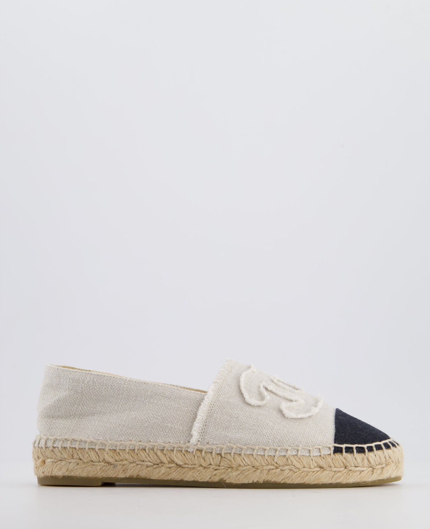 Chanel Cream and Black Canvas Espadrilles with CC Logo Size Eu 38 Women Shoes