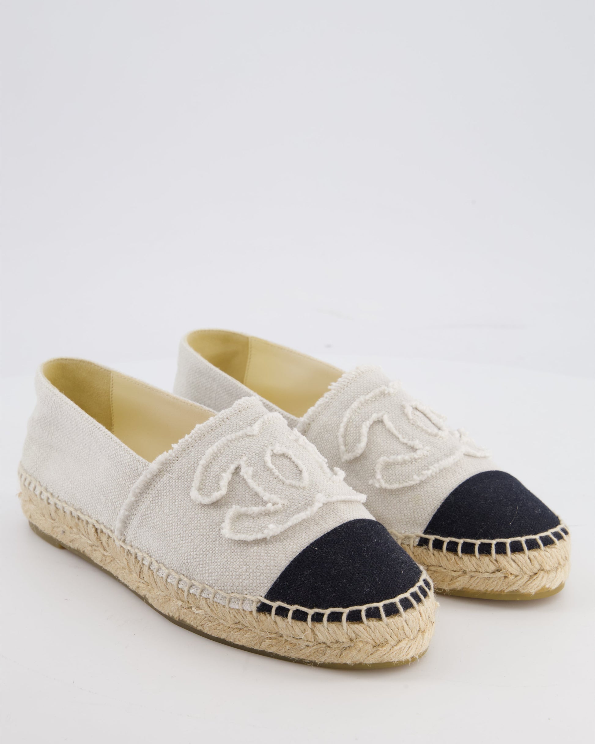 Chanel Cream and Black Canvas Espadrilles with CC Logo Size Eu 38 Women Shoes
