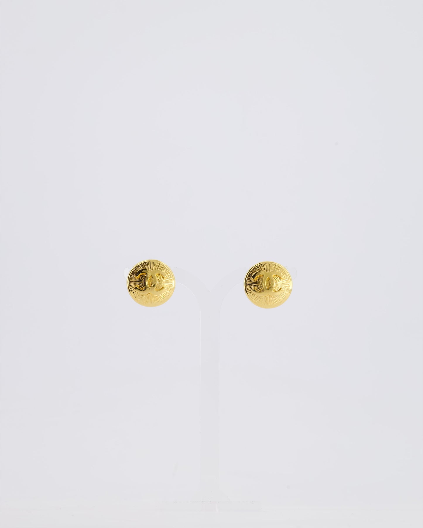 Chanel *hot* Gold Medallion Starburst Clip on Earrings with CC Logo Detail
