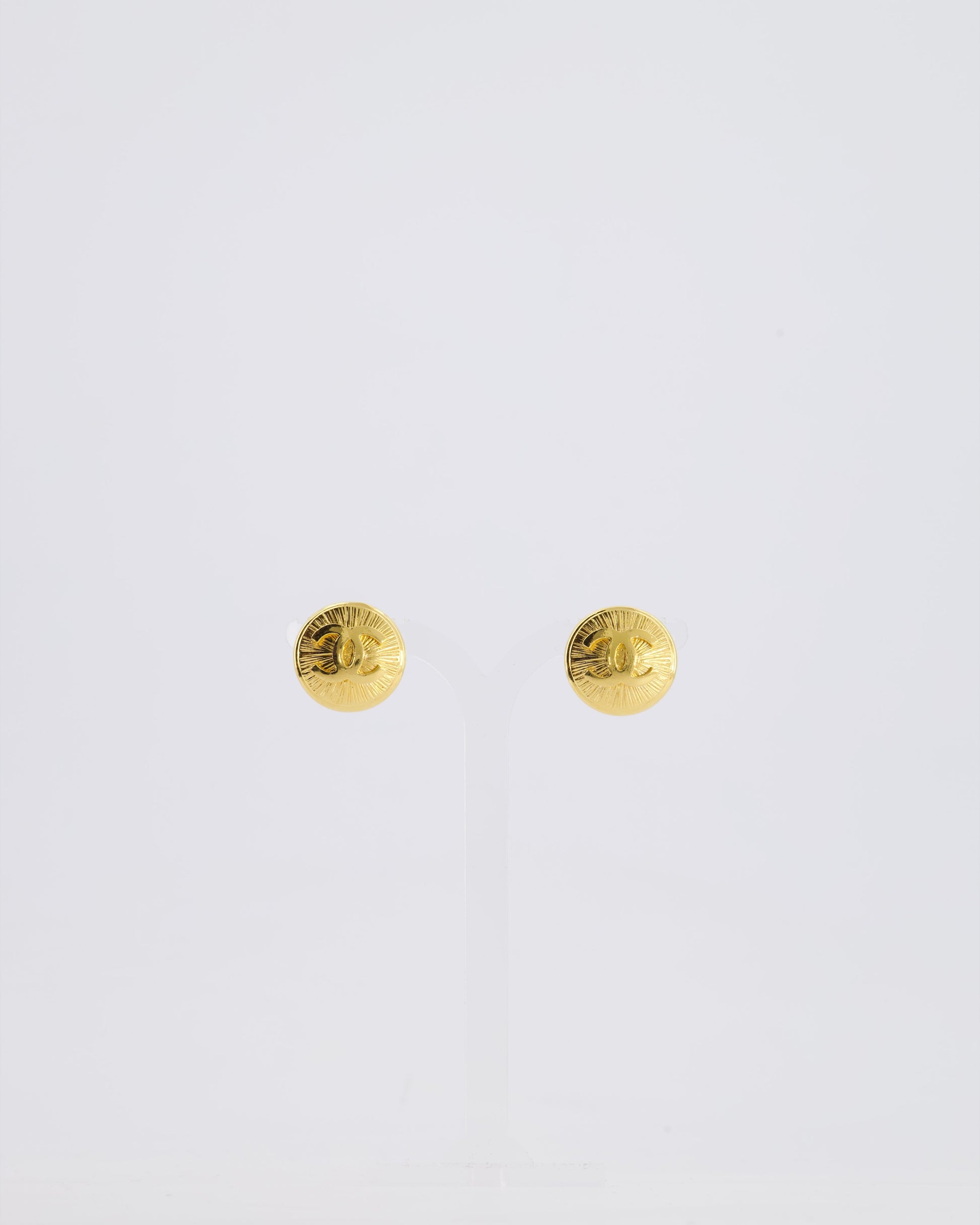 Chanel *hot* Gold Medallion Starburst Clip on Earrings with CC Logo Detail