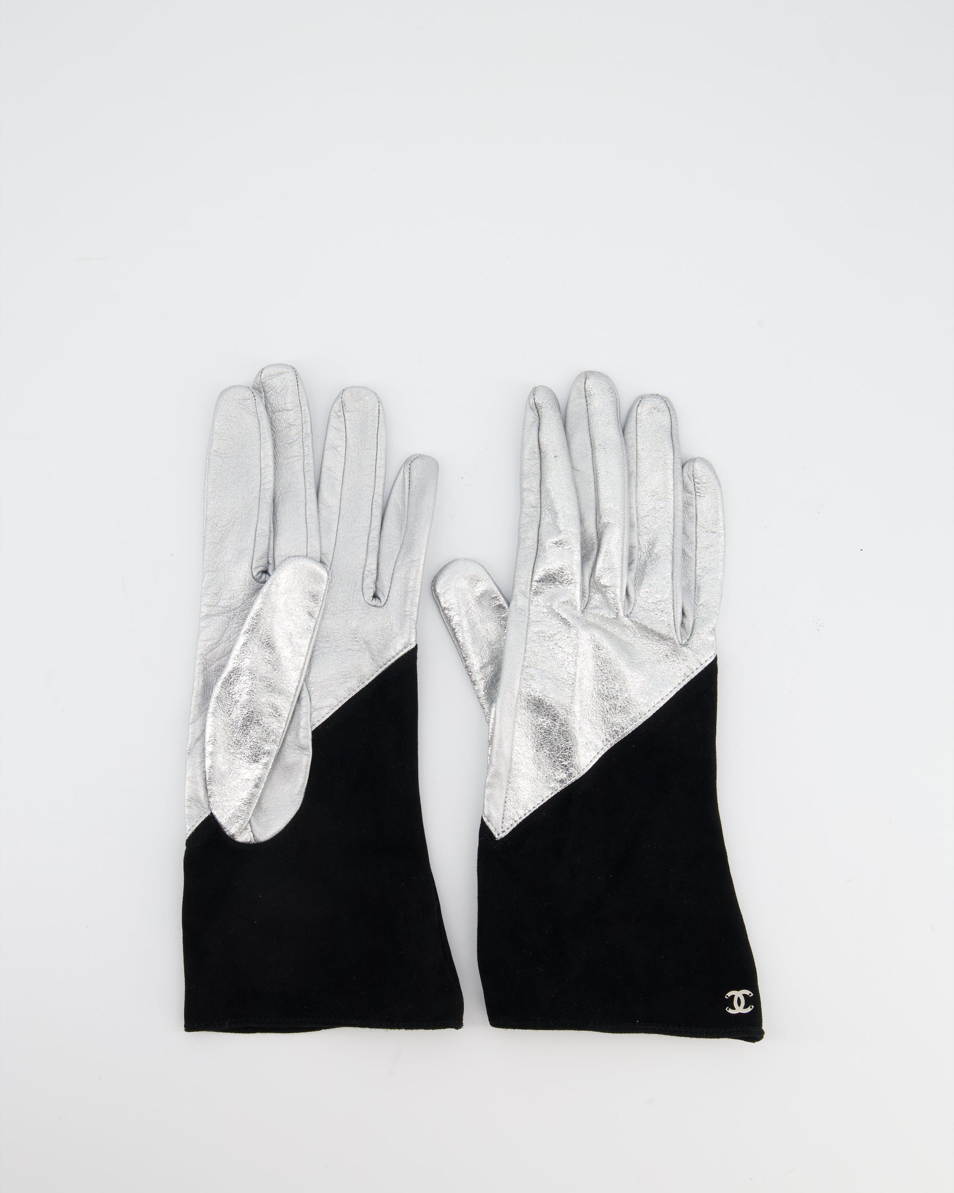 Chanel Silver And Black Leather And Suede Gloves With Cc Logo Size 8 Bag