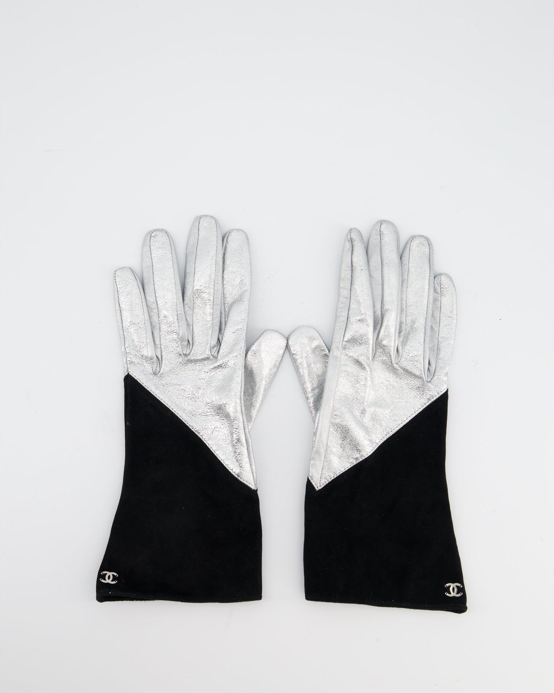 Chanel Silver And Black Leather And Suede Gloves With Cc Logo Size 8 Bag
