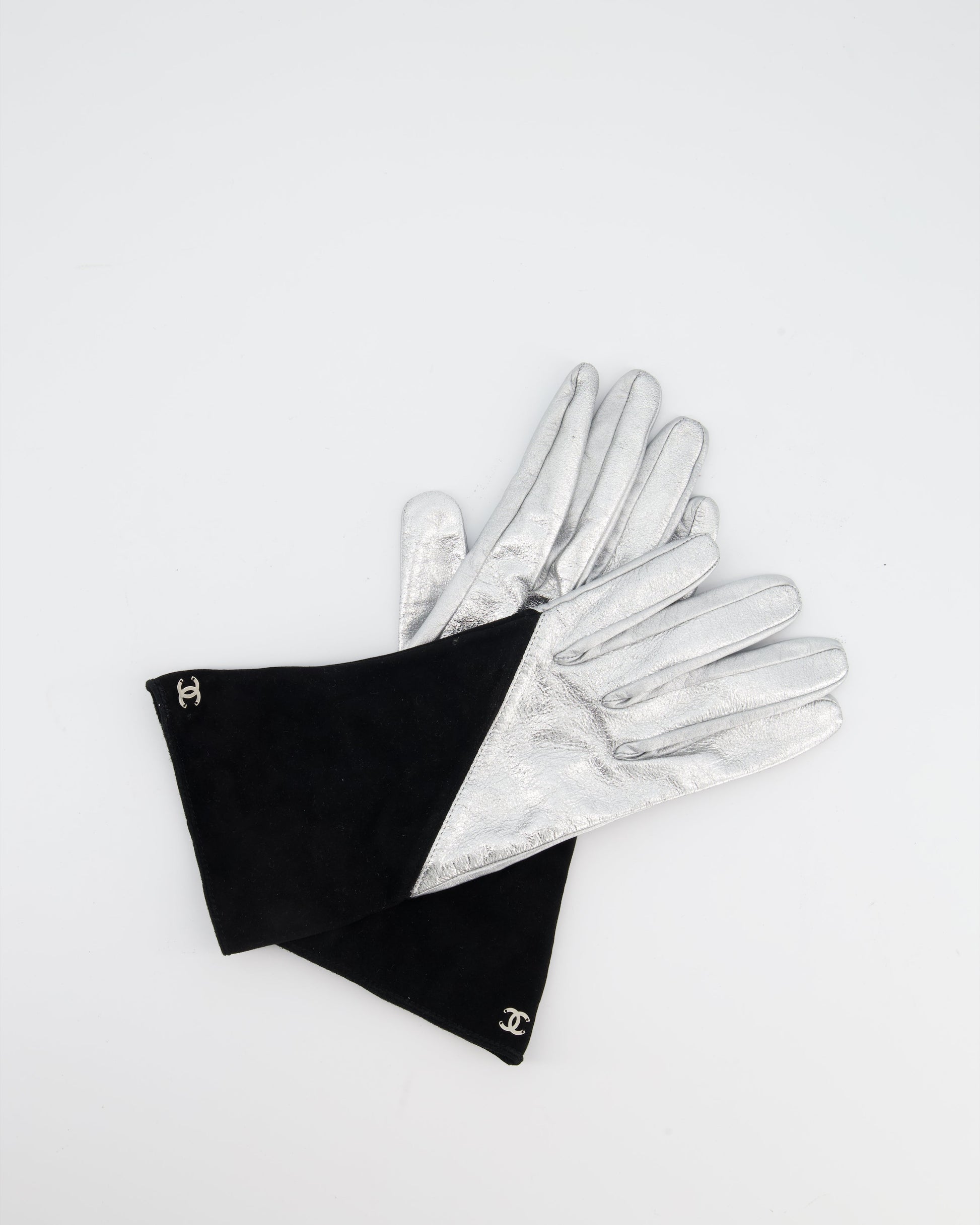 Chanel Silver and Black Leather and Suede Gloves with CC Logo Size 8 Handbag