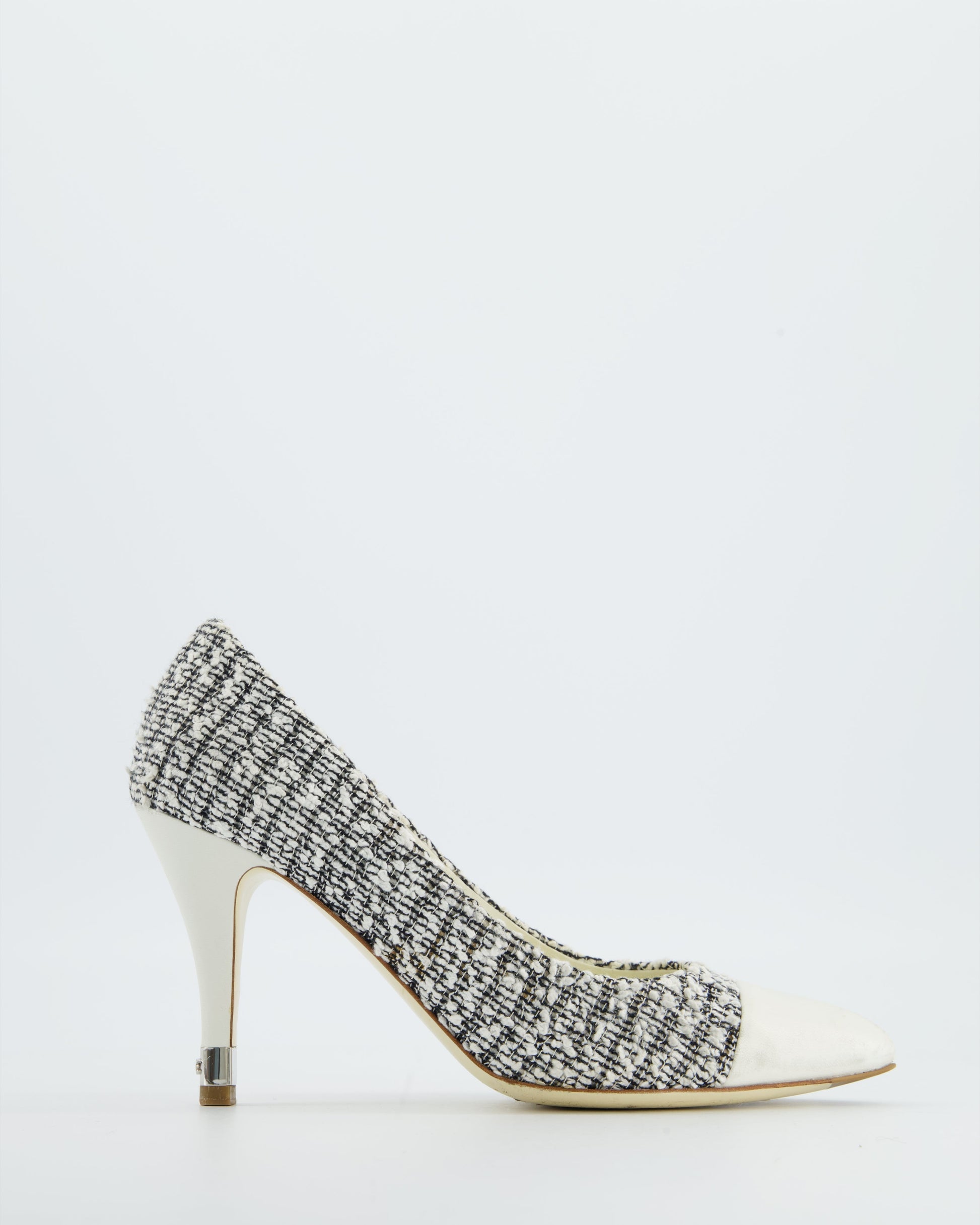 Chanel White & Black Tweed Pump Heels With Pointed Toe & Cc Heel Details Size Eu 38